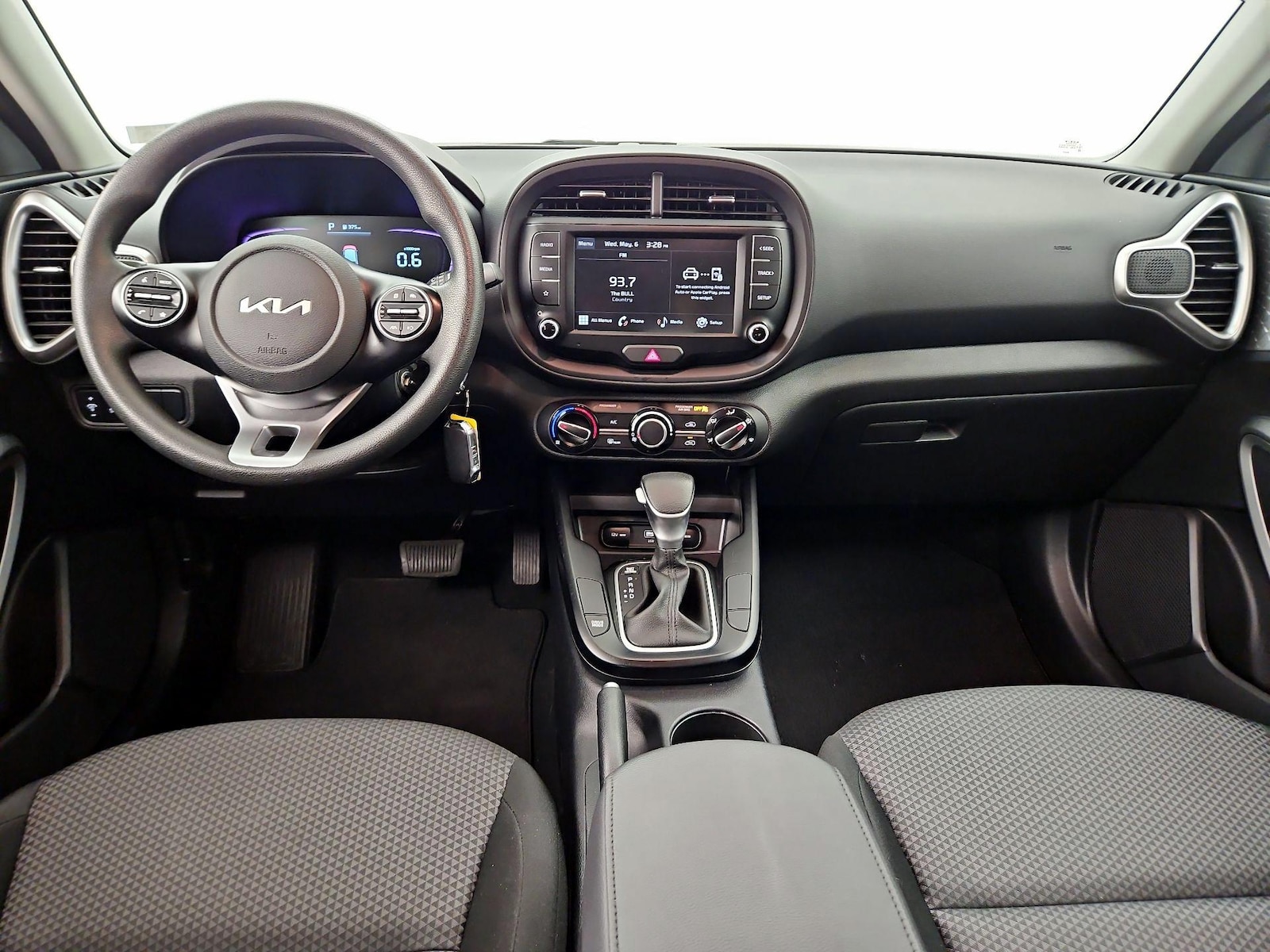 2024 Kia Soul LX - Photo 10
