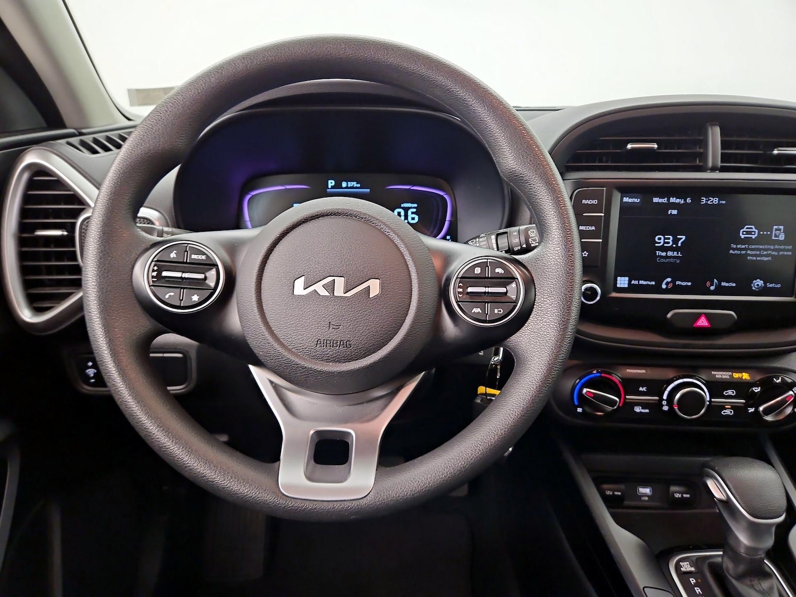 2024 Kia Soul LX - Photo 11