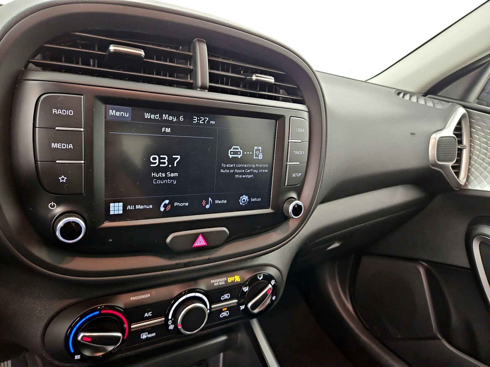 2024 Kia Soul LX - Photo 16