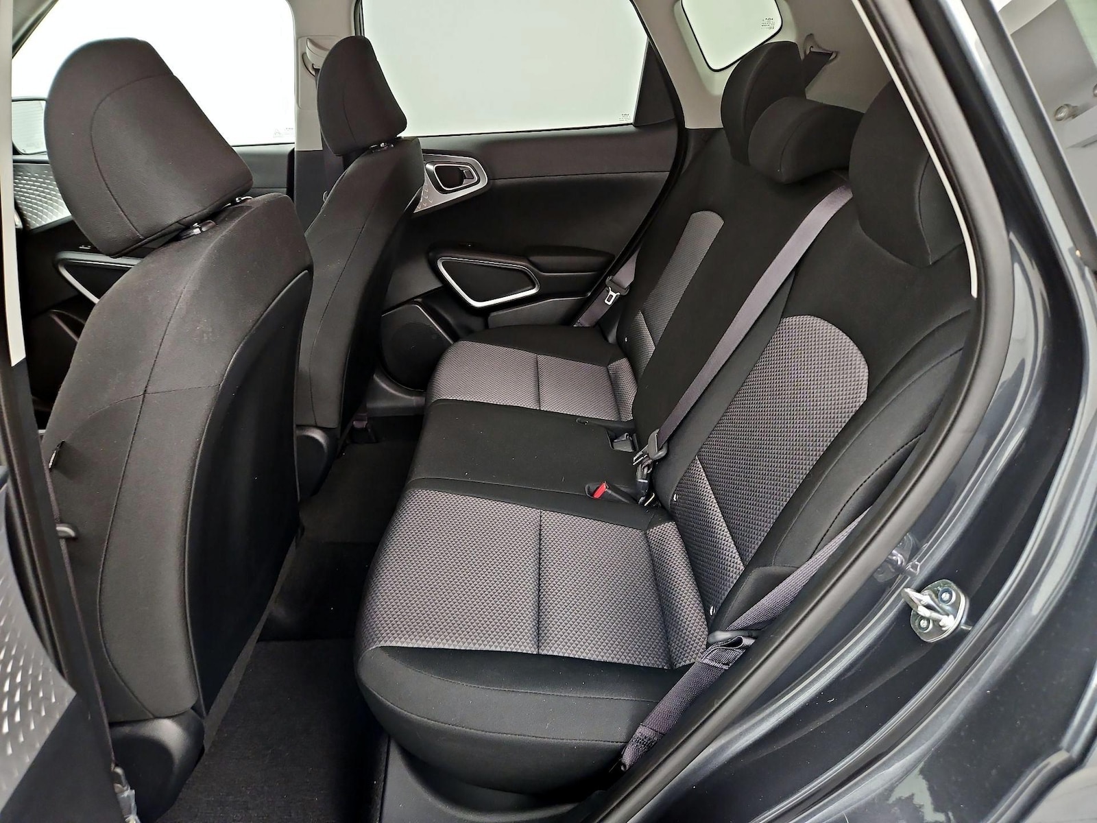2024 Kia Soul LX - Photo 20