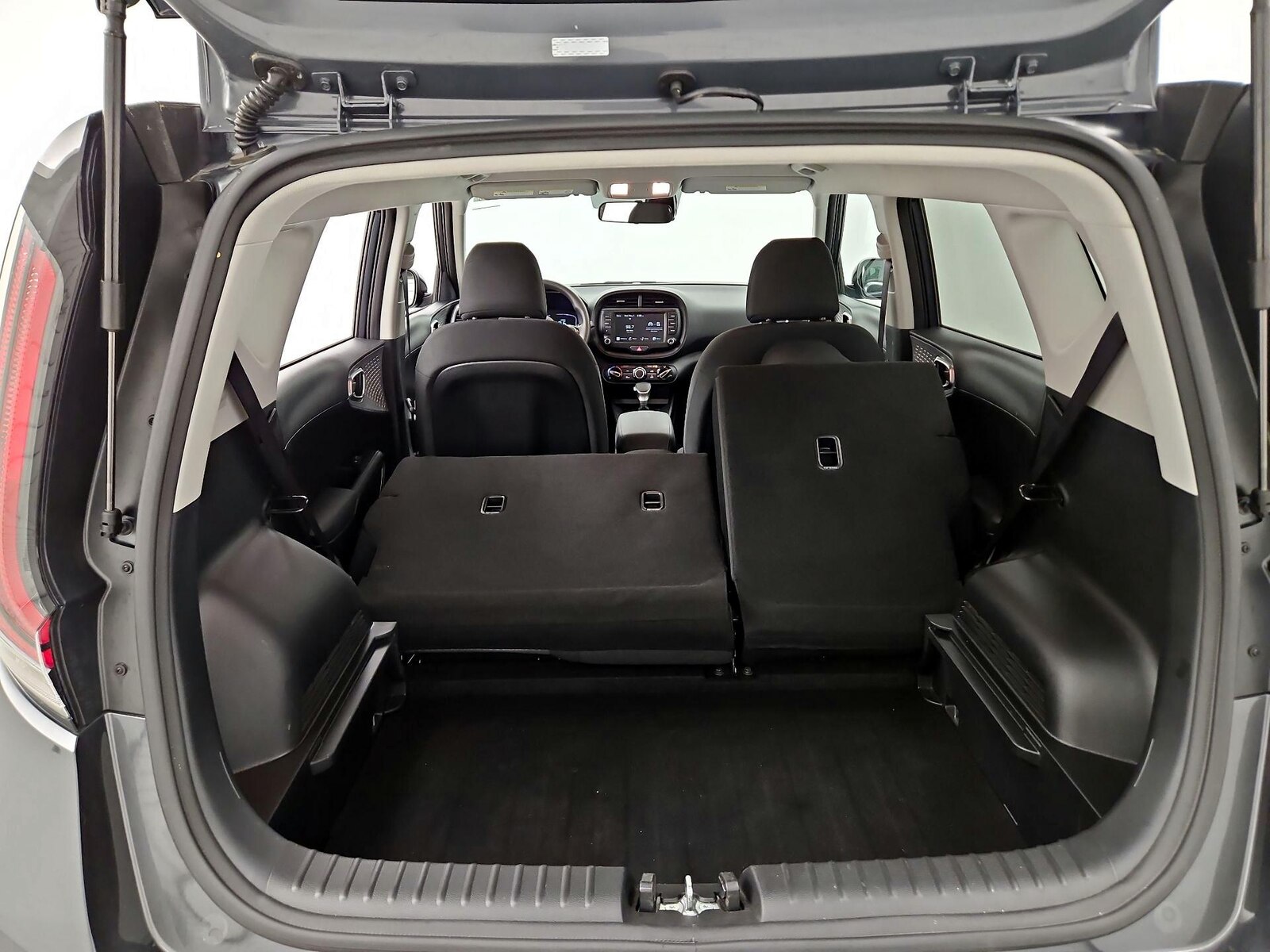 2024 Kia Soul LX - Photo 22