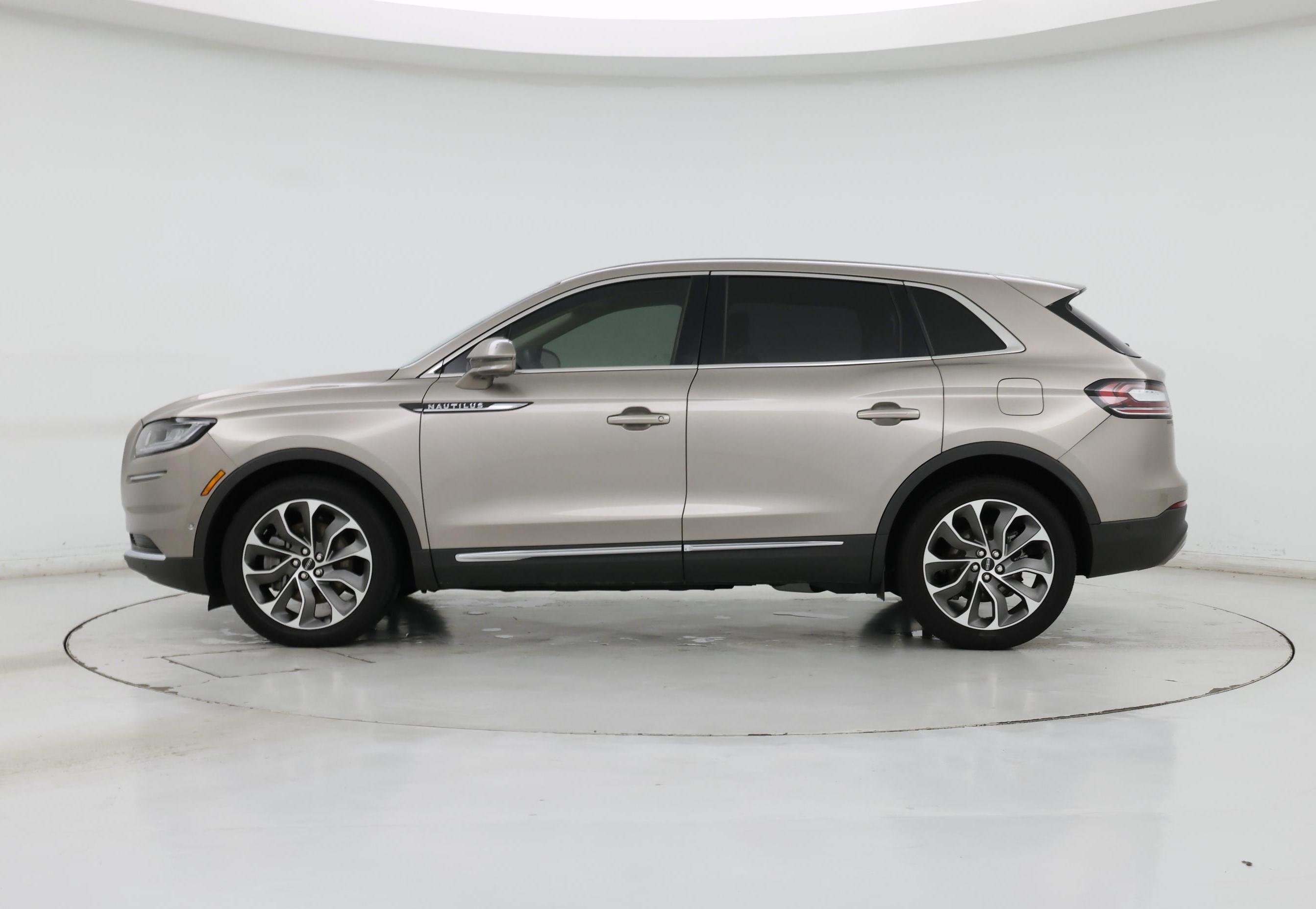 Thumbnail: 2021 Lincoln Nautilus - 3