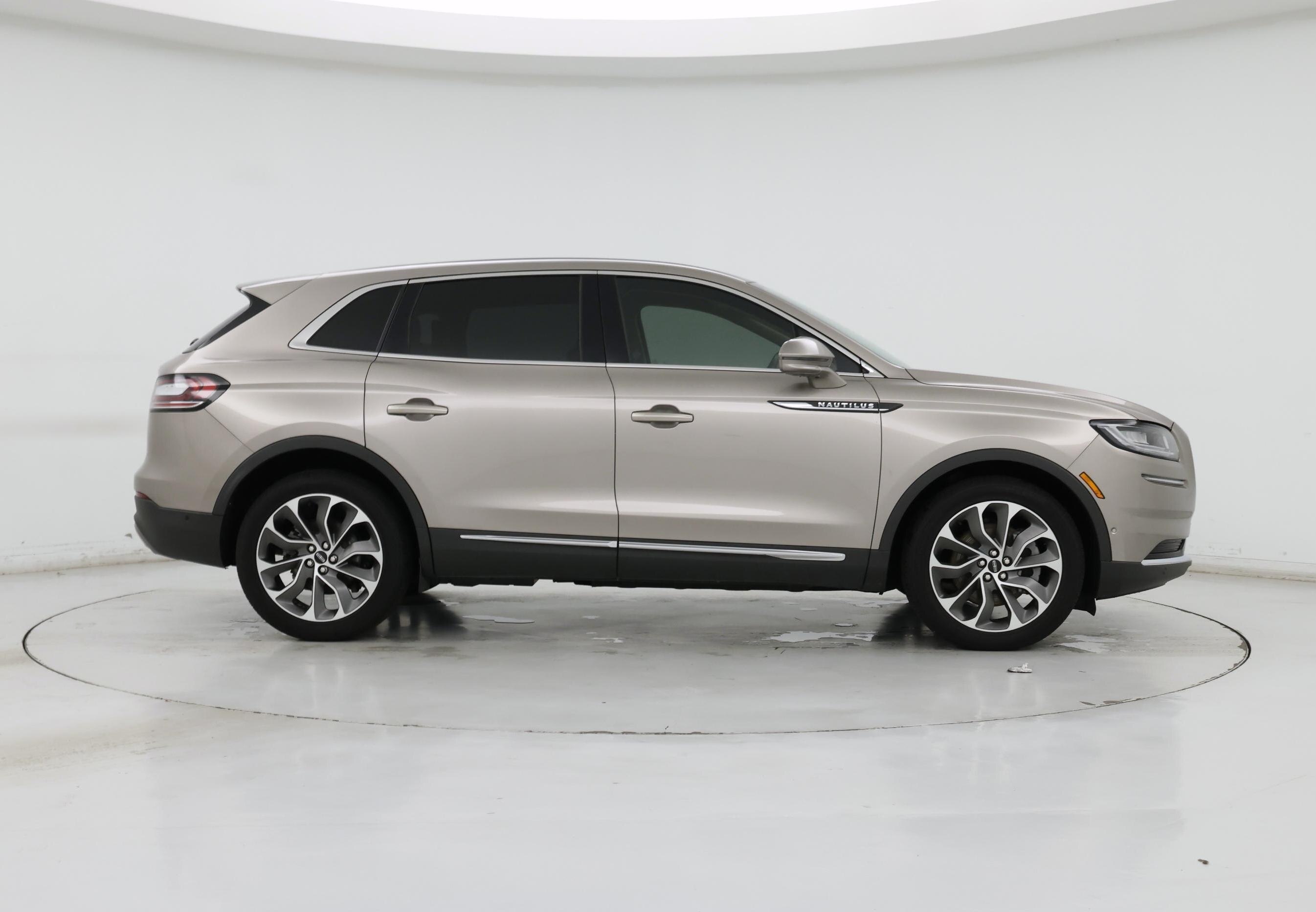 Thumbnail: 2021 Lincoln Nautilus - 7