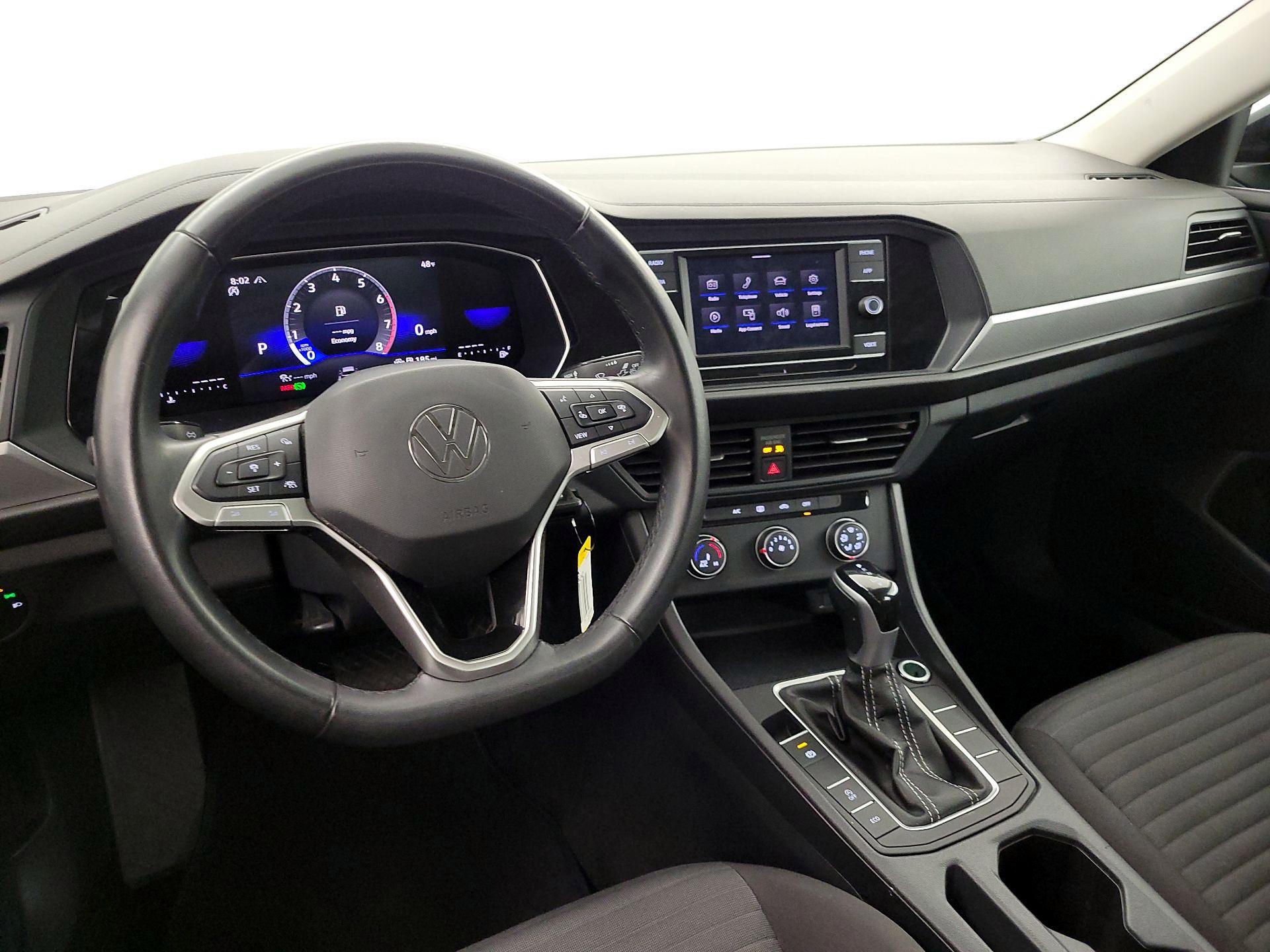 Thumbnail: 2024 Volkswagen Jetta - 9