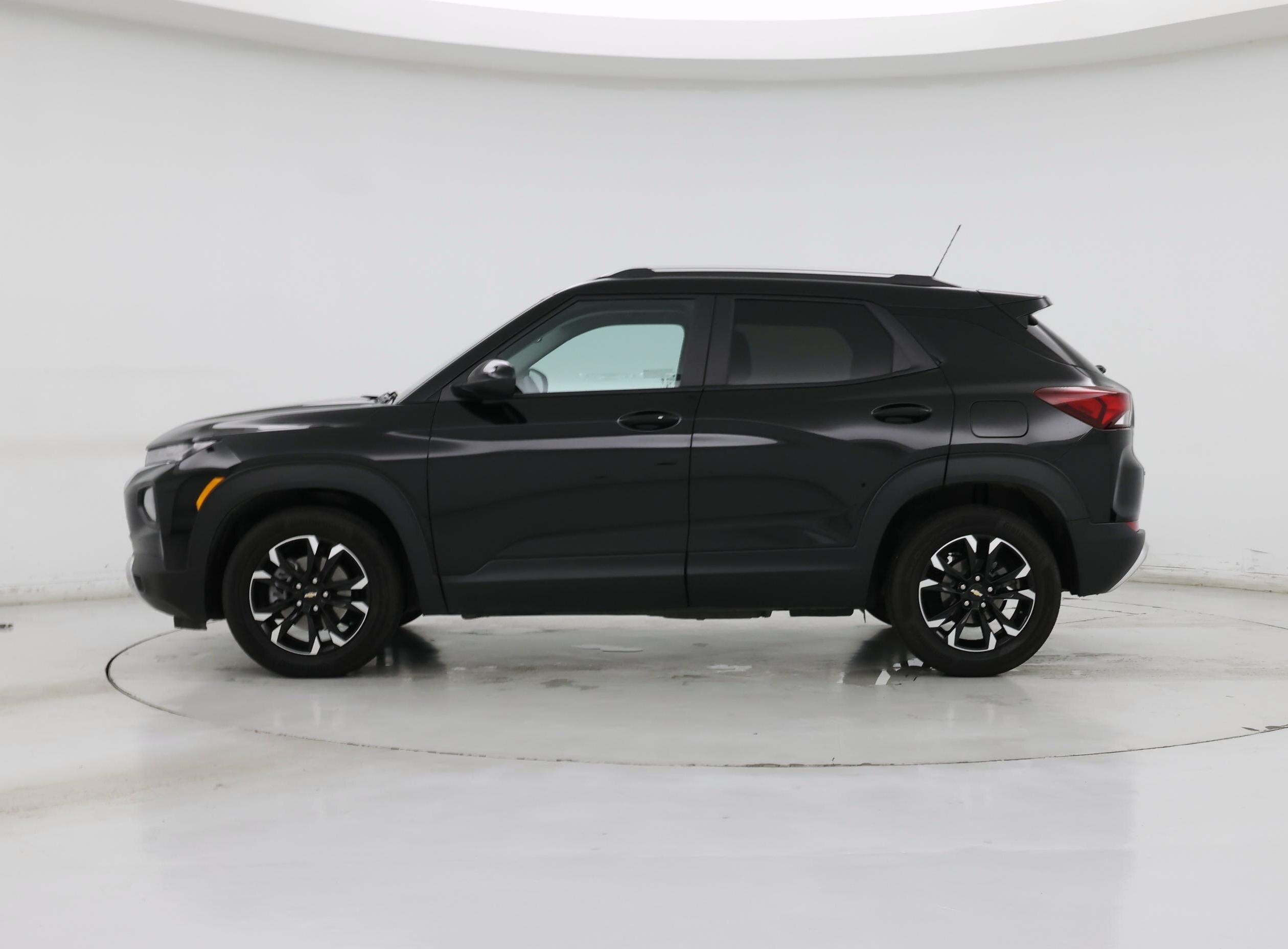 Thumbnail: 2023 Chevrolet TrailBlazer - 3