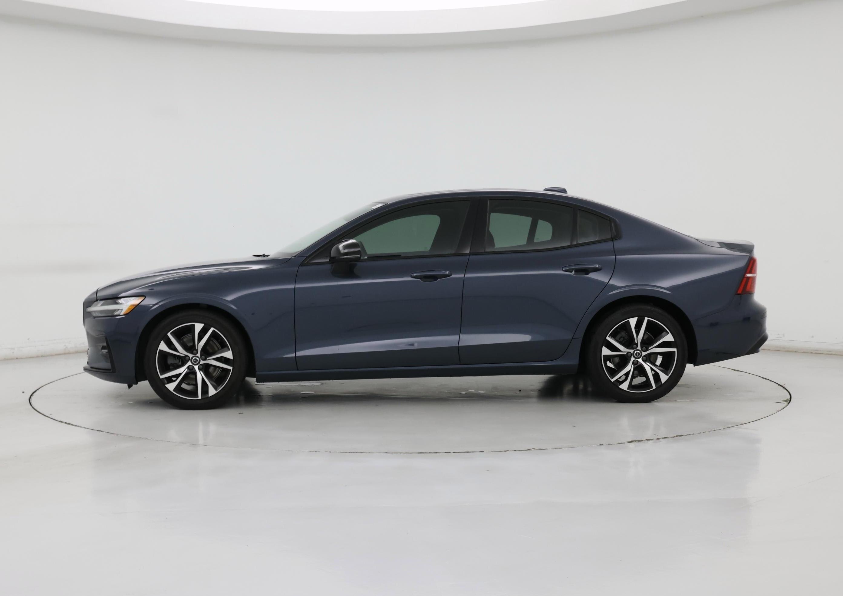 Thumbnail: 2024 Volvo S60 - 3