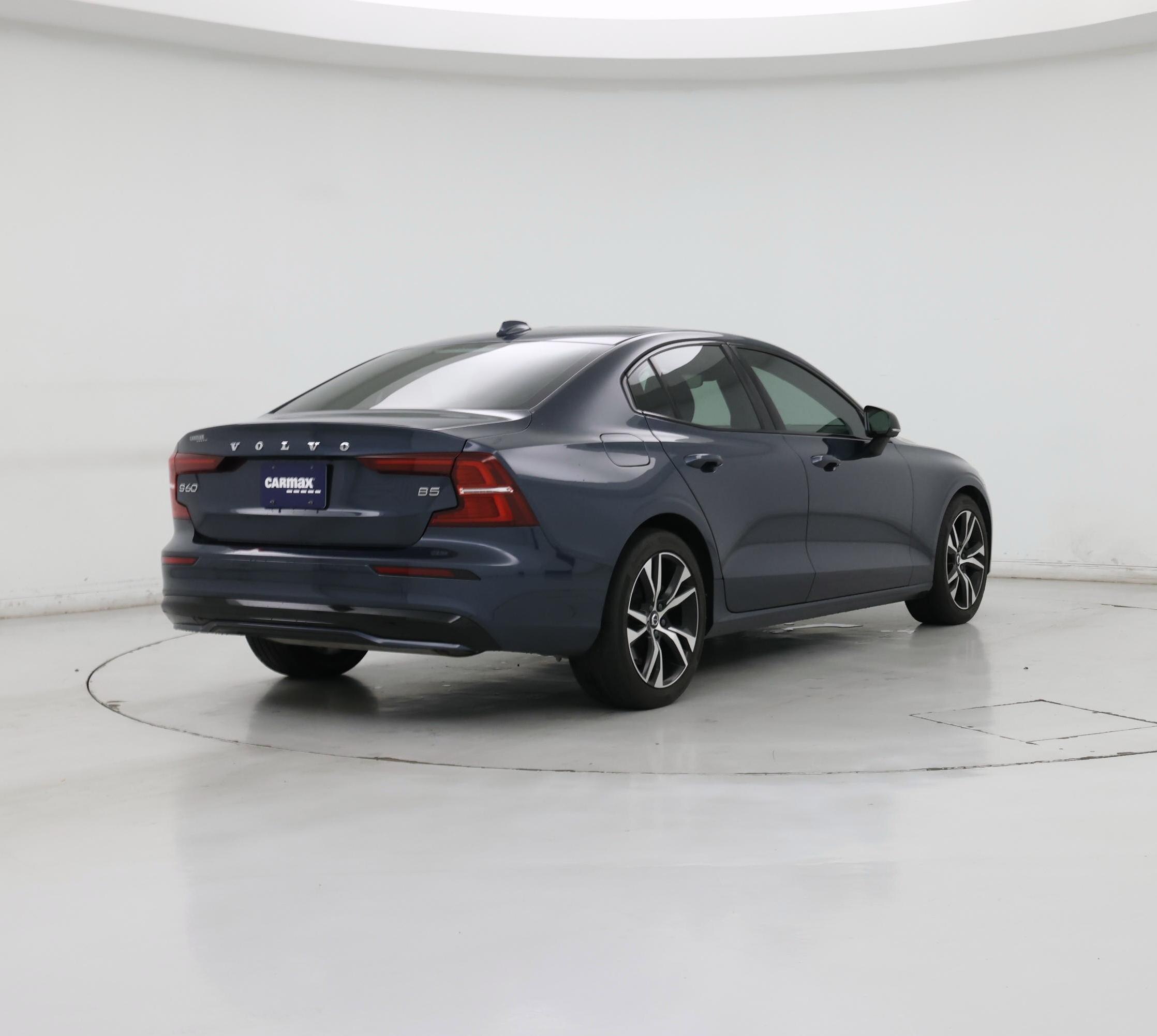 Thumbnail: 2024 Volvo S60 - 8