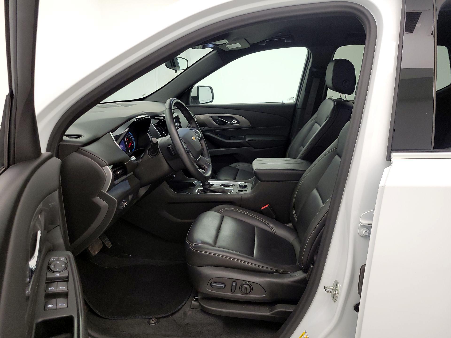Thumbnail: 2023 Chevrolet Traverse - 11