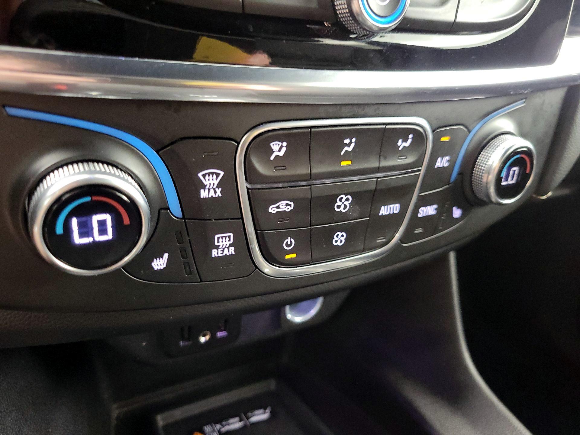 Thumbnail: 2023 Chevrolet Traverse - 16