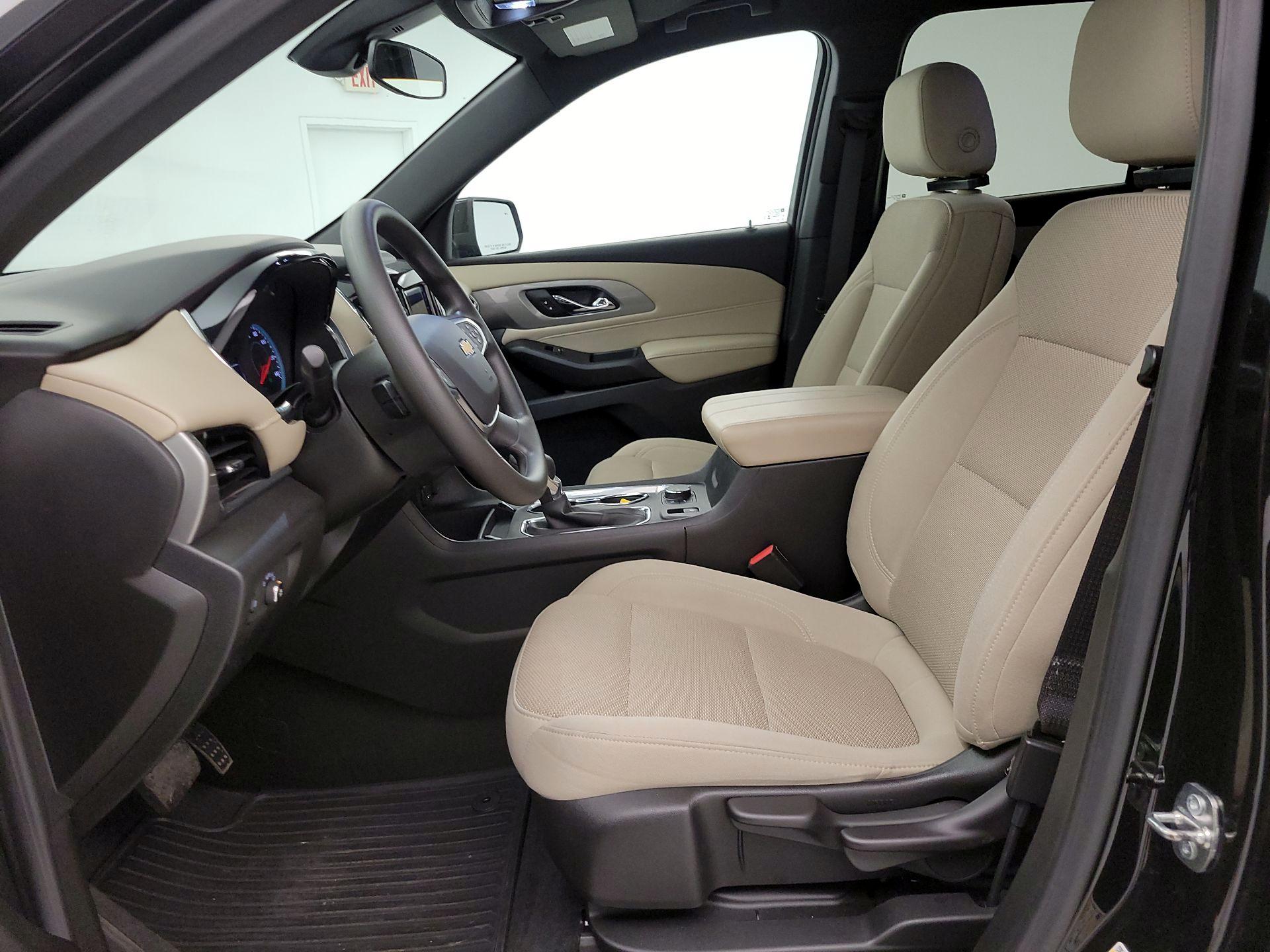 Thumbnail: 2023 Chevrolet Traverse - 11