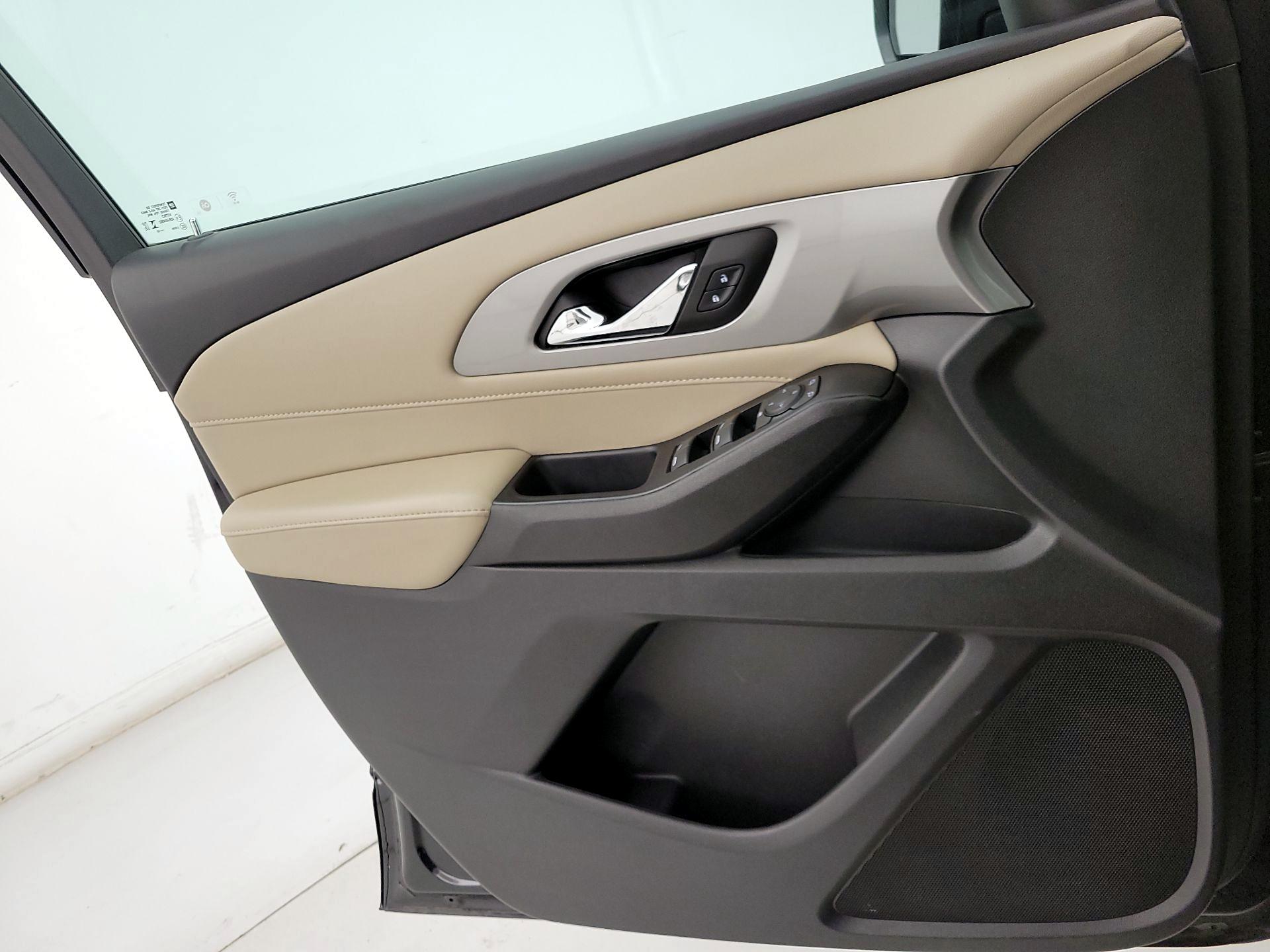 Thumbnail: 2023 Chevrolet Traverse - 12