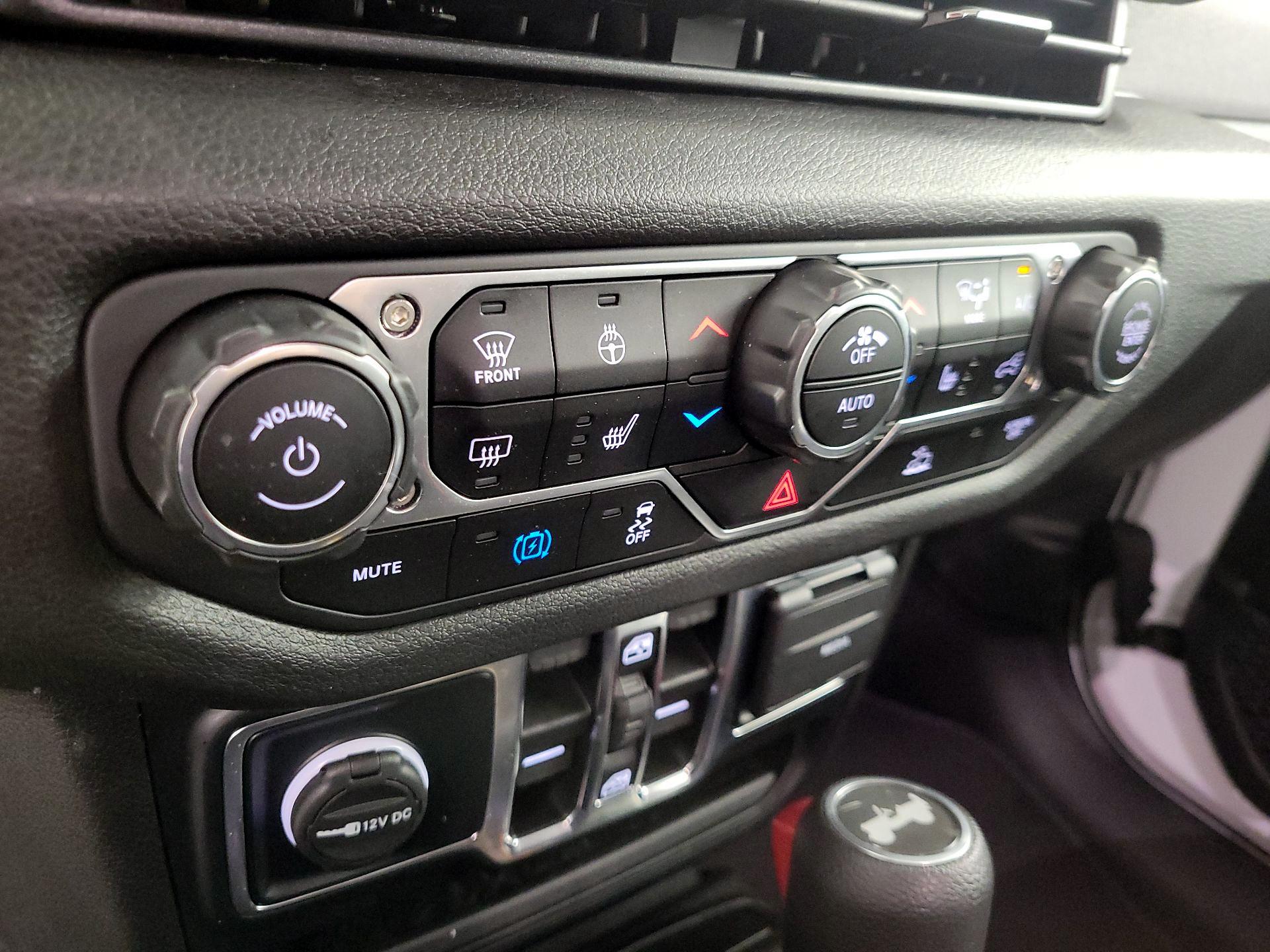 Thumbnail: 2024 Jeep Wrangler - 16