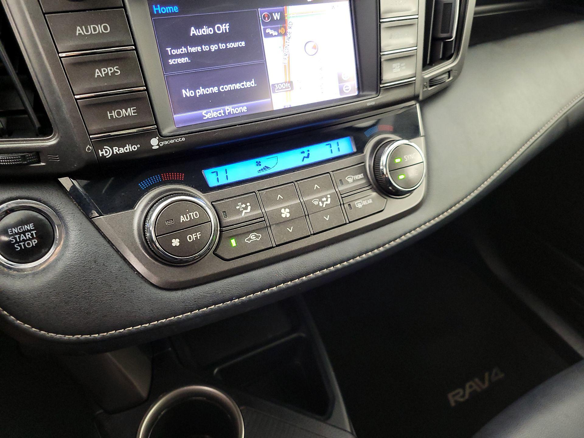 Thumbnail: 2015 Toyota RAV4 - 17