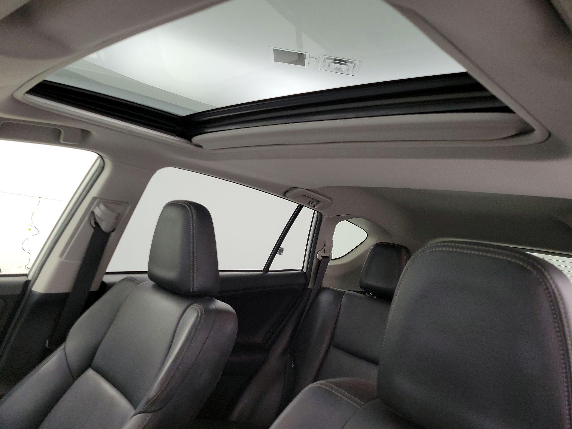 Thumbnail: 2015 Toyota RAV4 - 20