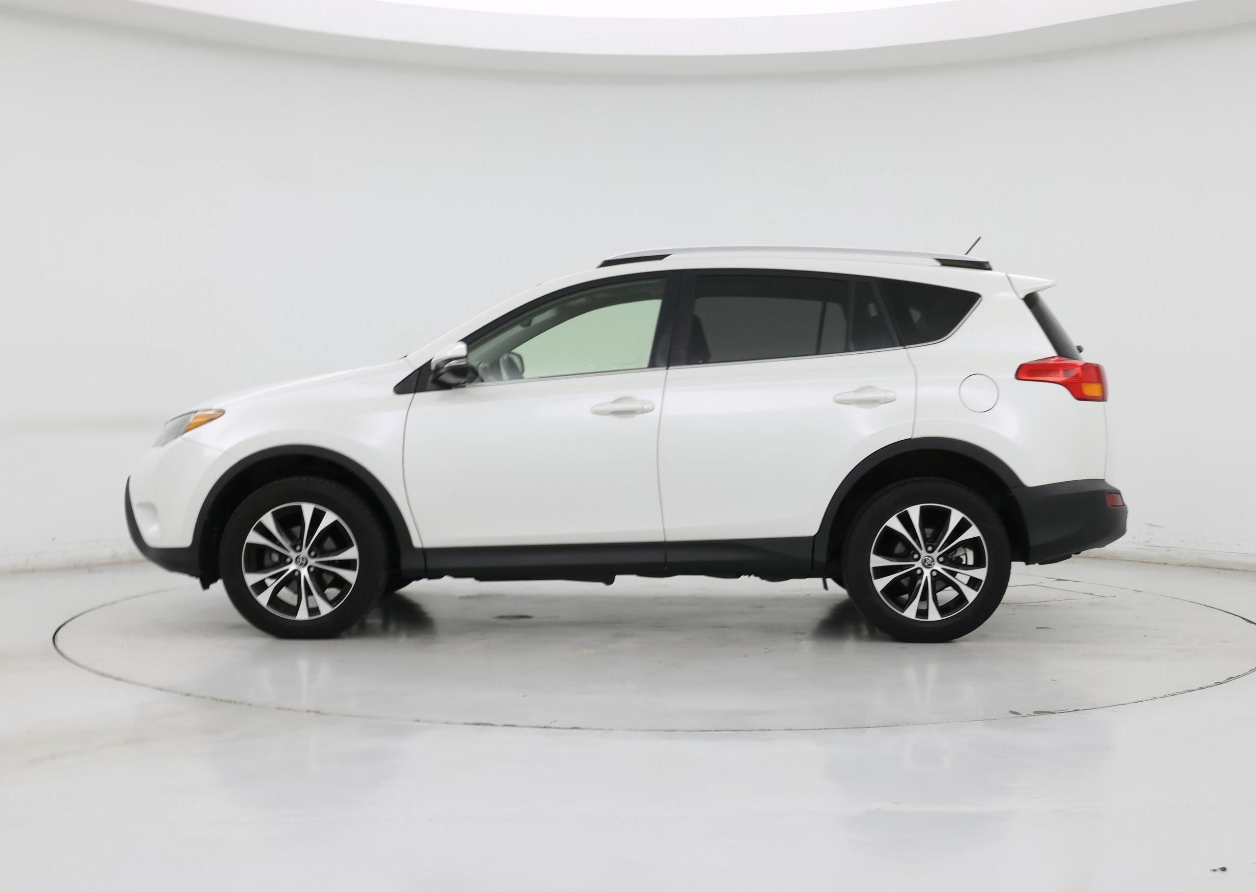 Thumbnail: 2015 Toyota RAV4 - 3