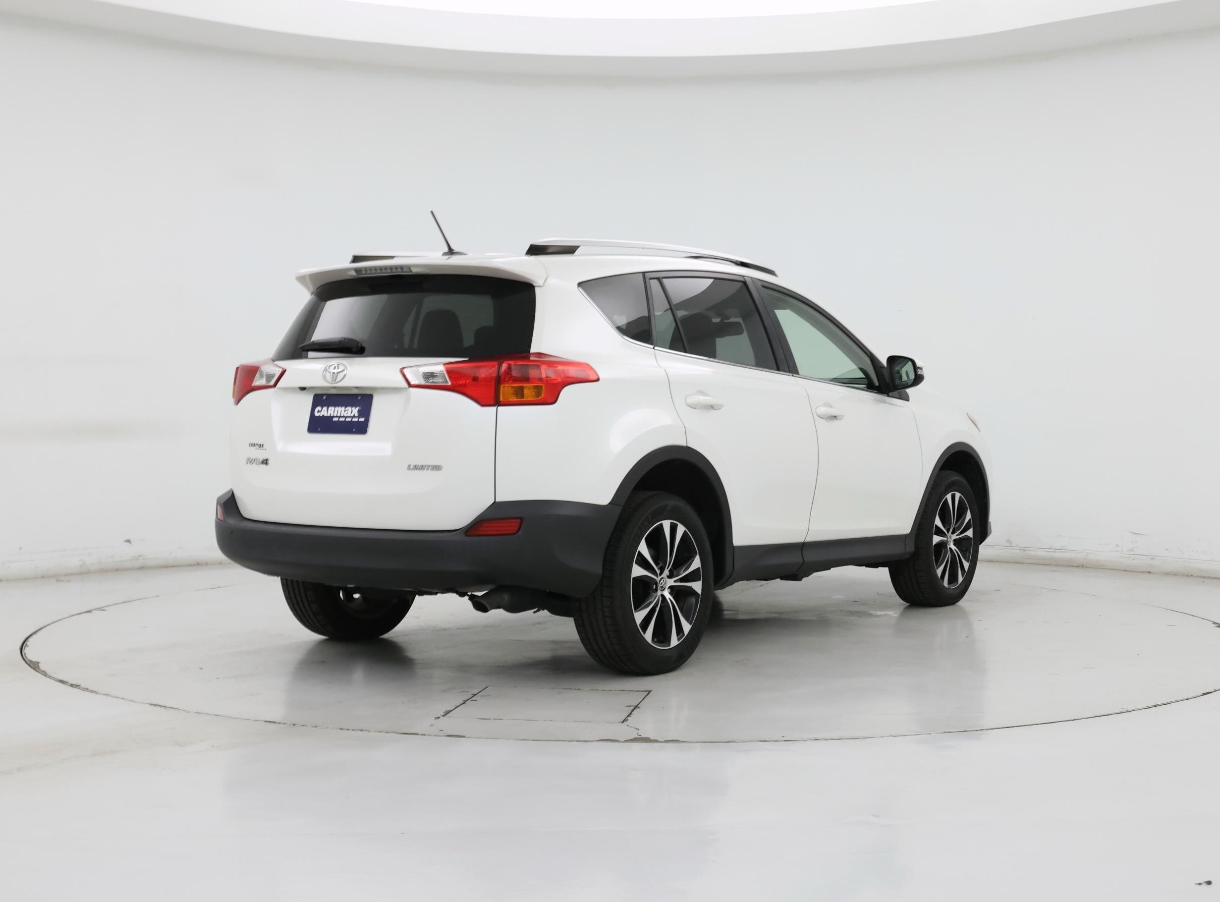 Thumbnail: 2015 Toyota RAV4 - 8