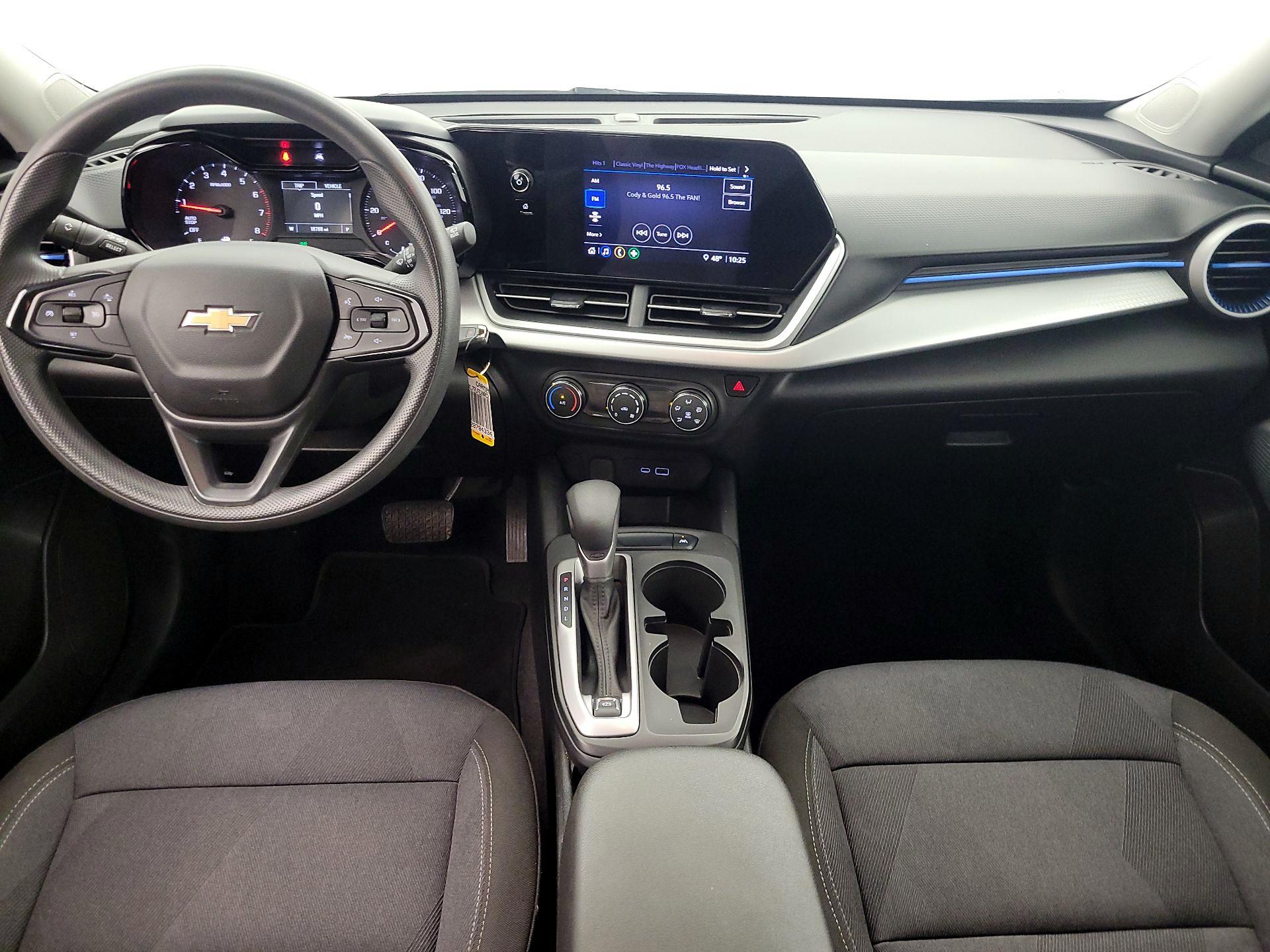 Thumbnail: 2024 Chevrolet Trax - 9