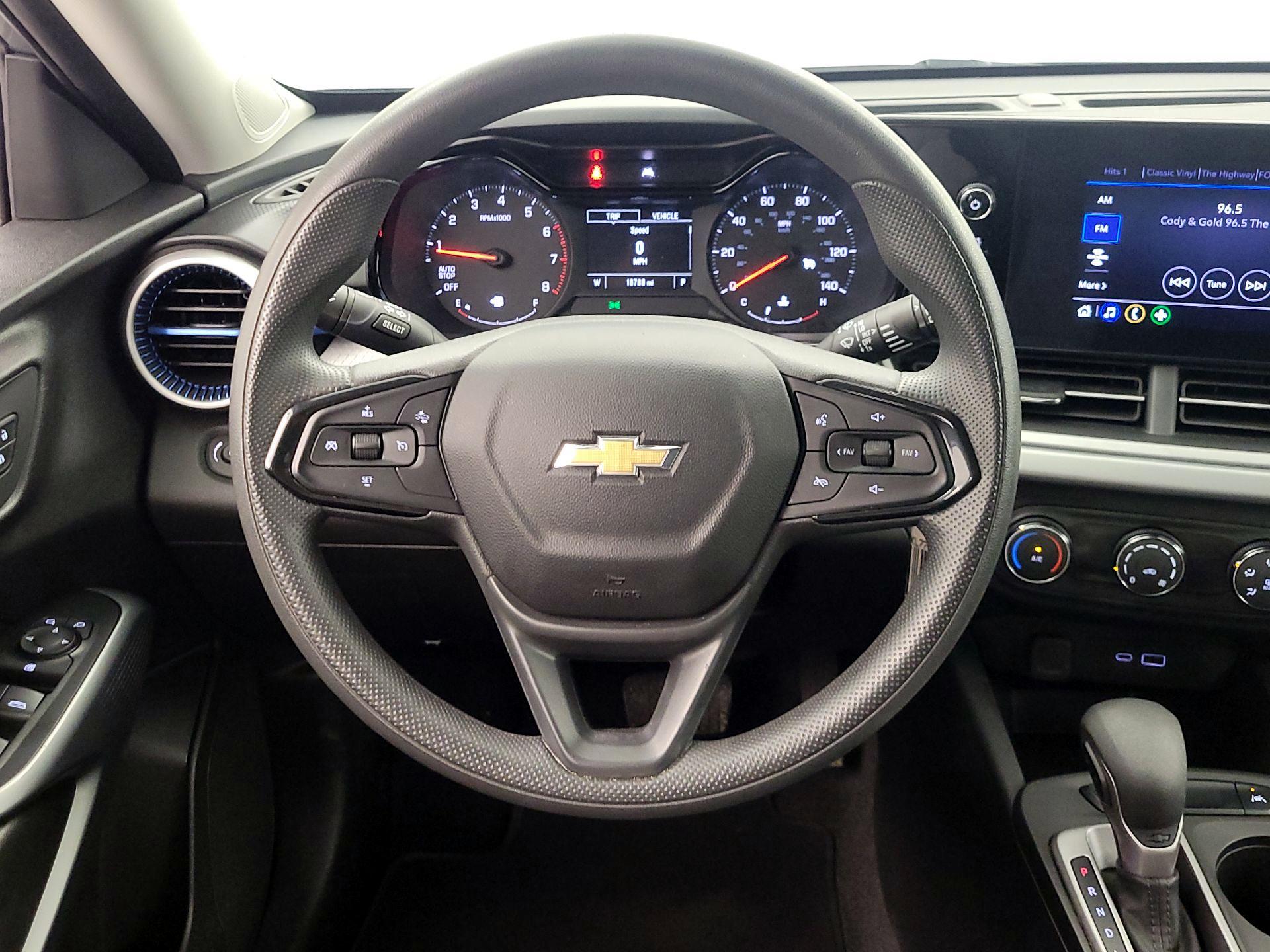 Thumbnail: 2024 Chevrolet Trax - 10