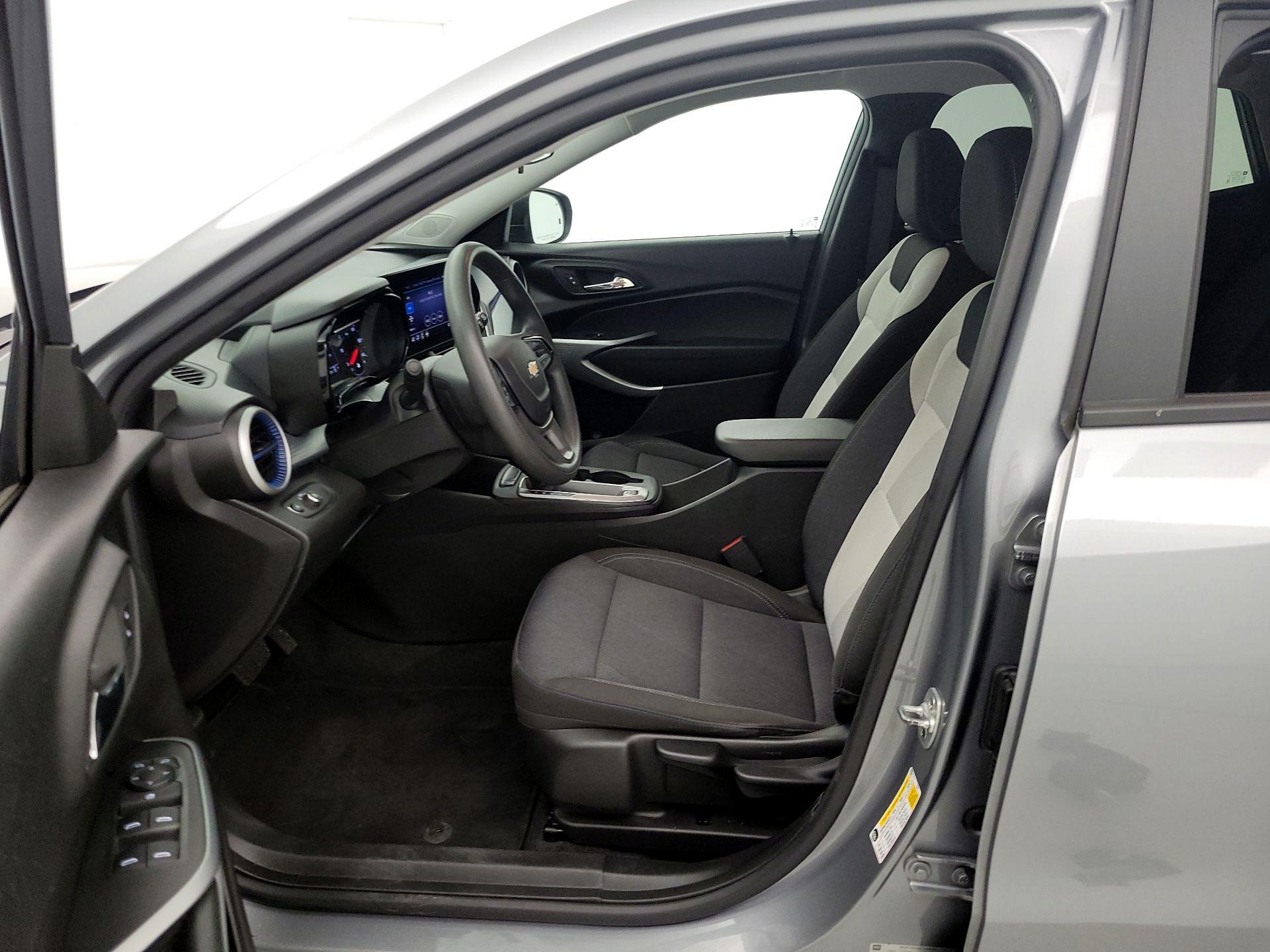 Thumbnail: 2024 Chevrolet Trax - 11