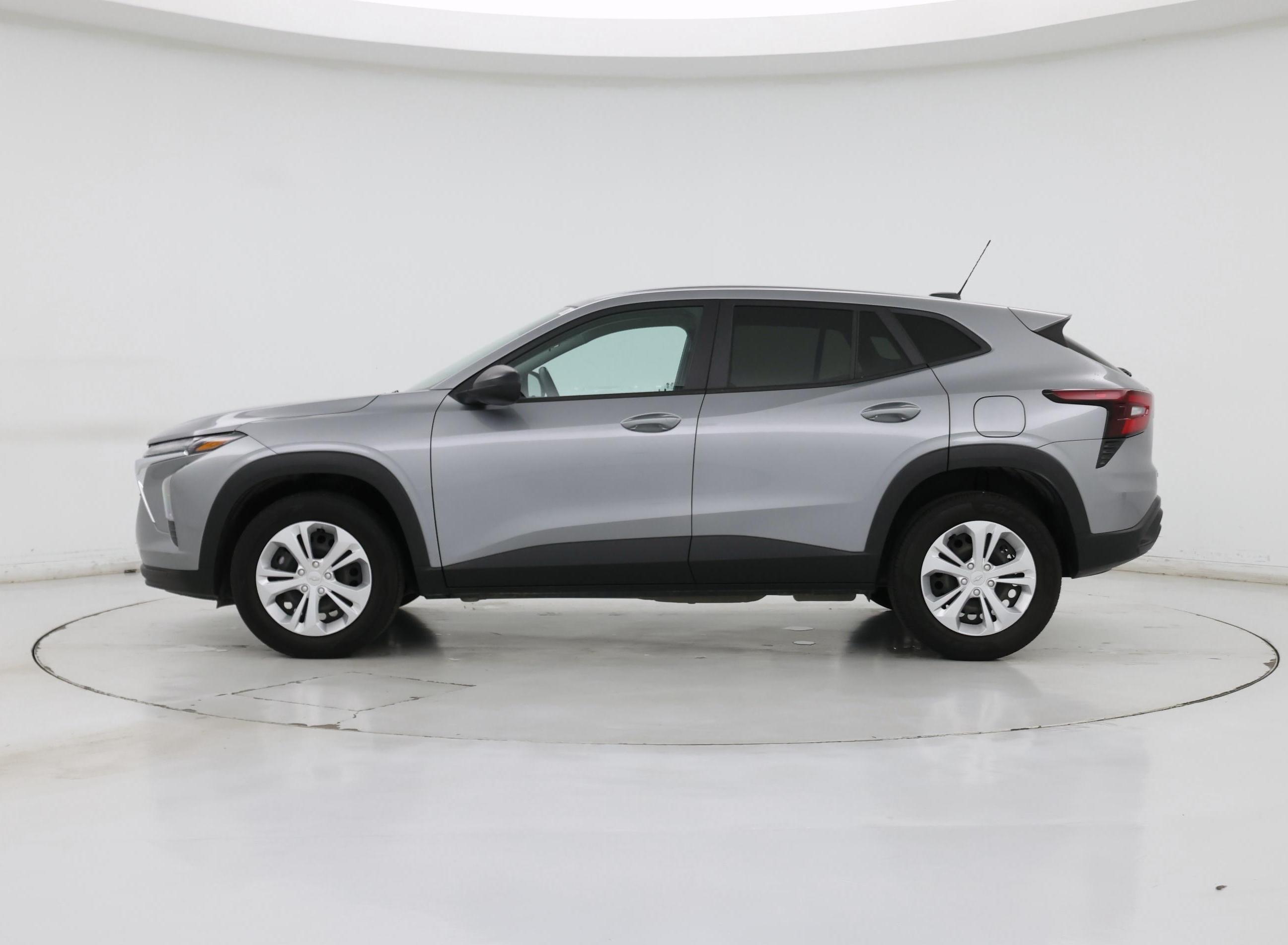 Thumbnail: 2024 Chevrolet Trax - 3