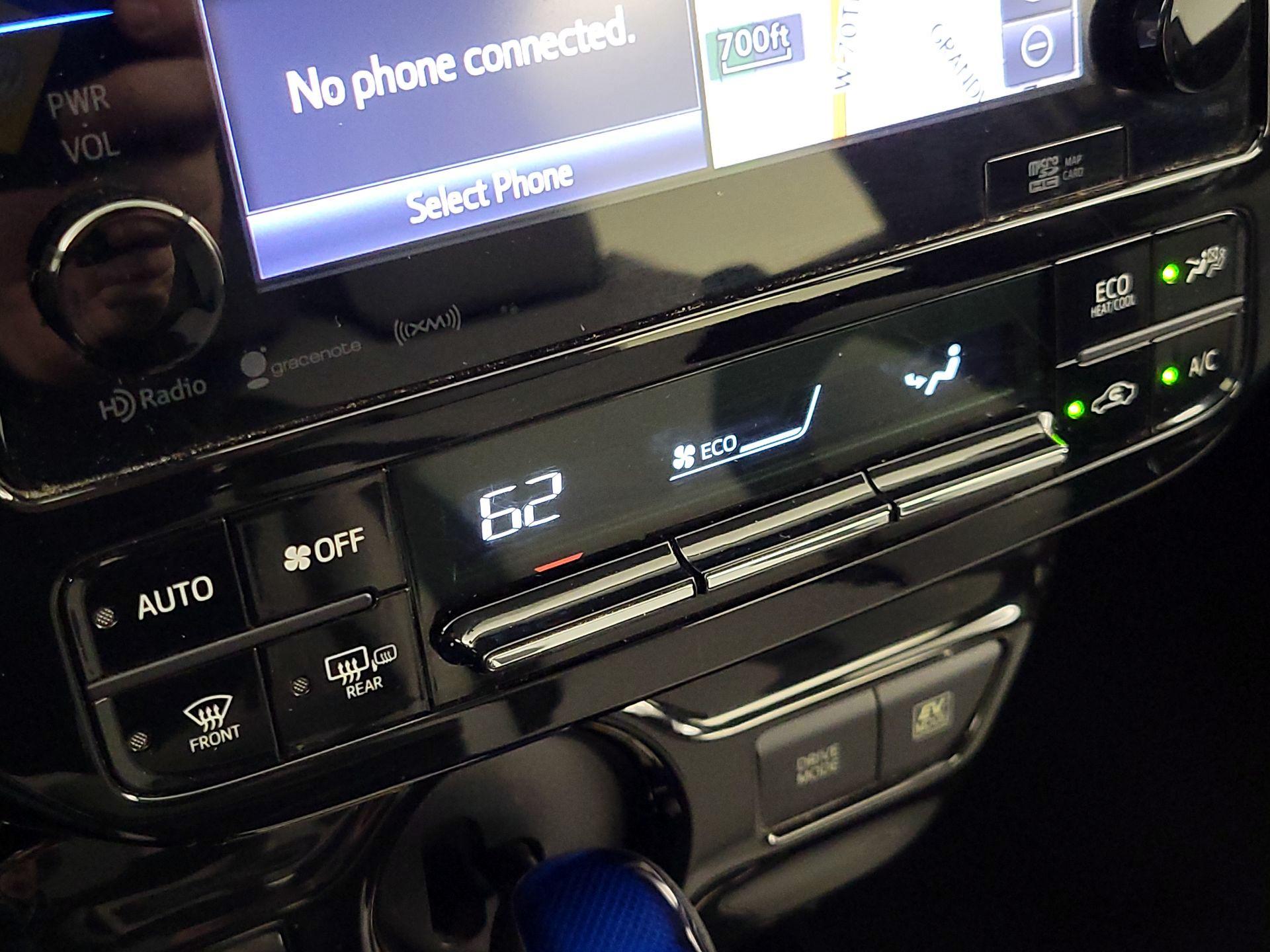 Thumbnail: 2016 Toyota Prius - 16