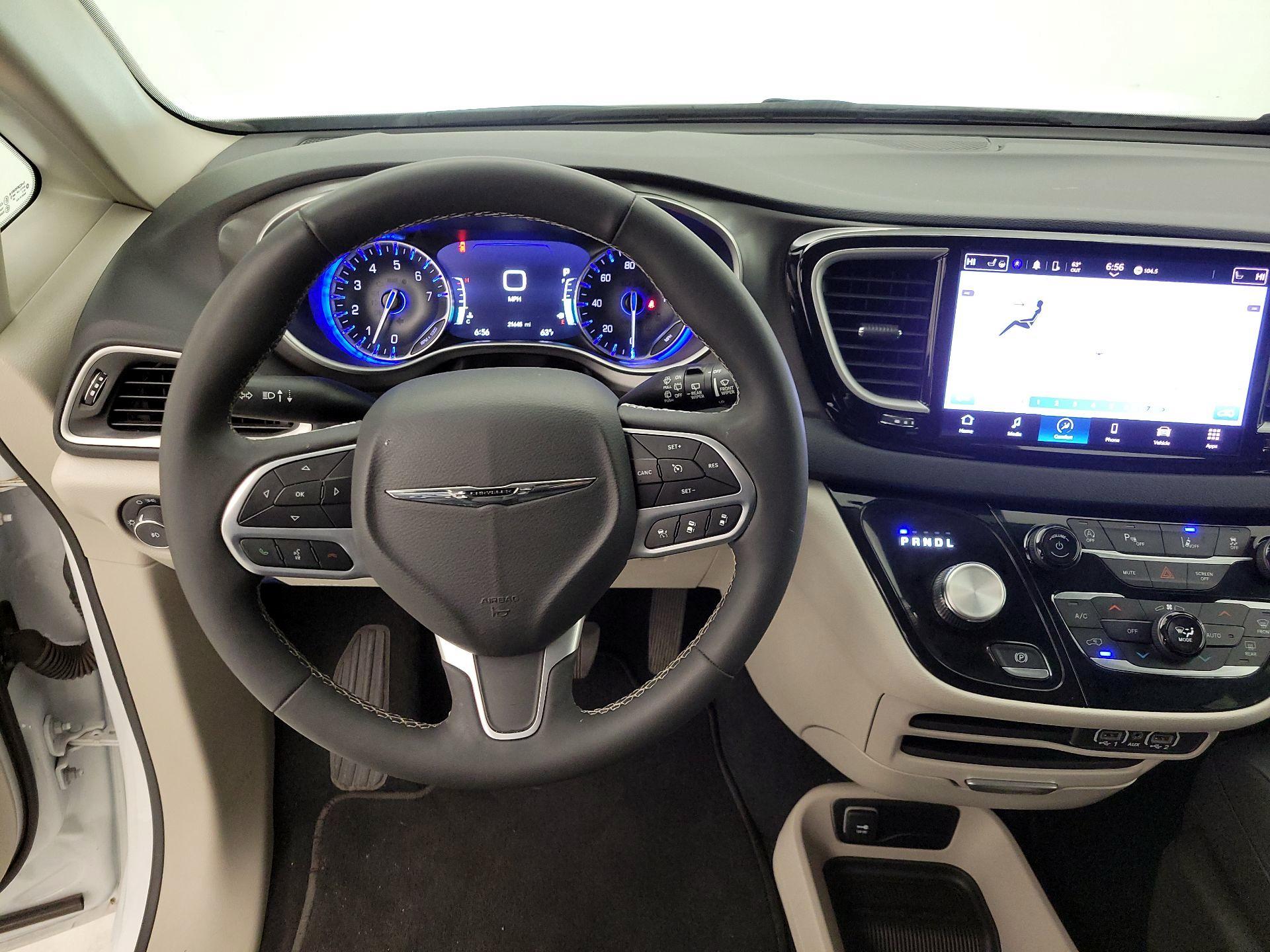 Thumbnail: 2024 Chrysler Pacifica - 10