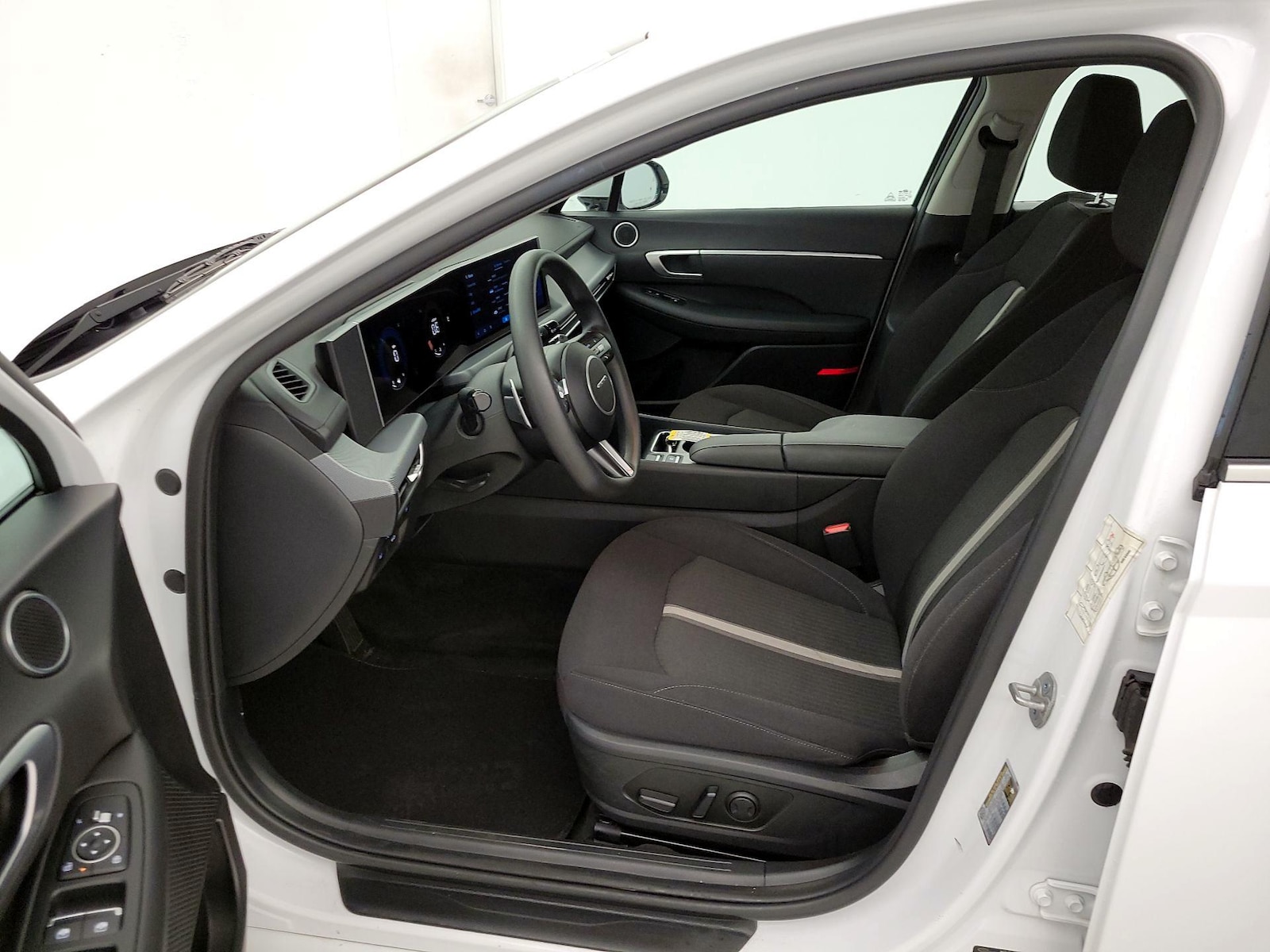 2025 Hyundai Sonata SEL - Photo 12
