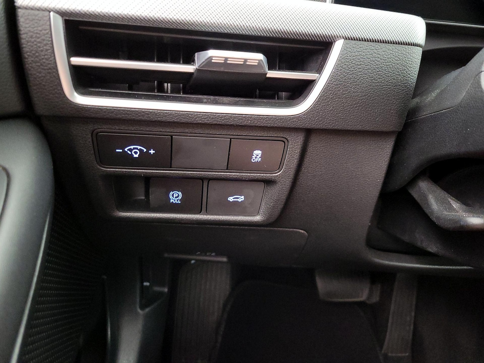 2025 Hyundai Sonata SEL - Photo 14