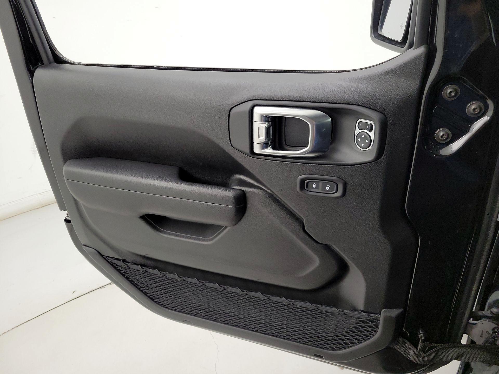 Thumbnail: 2025 Jeep Wrangler - 12