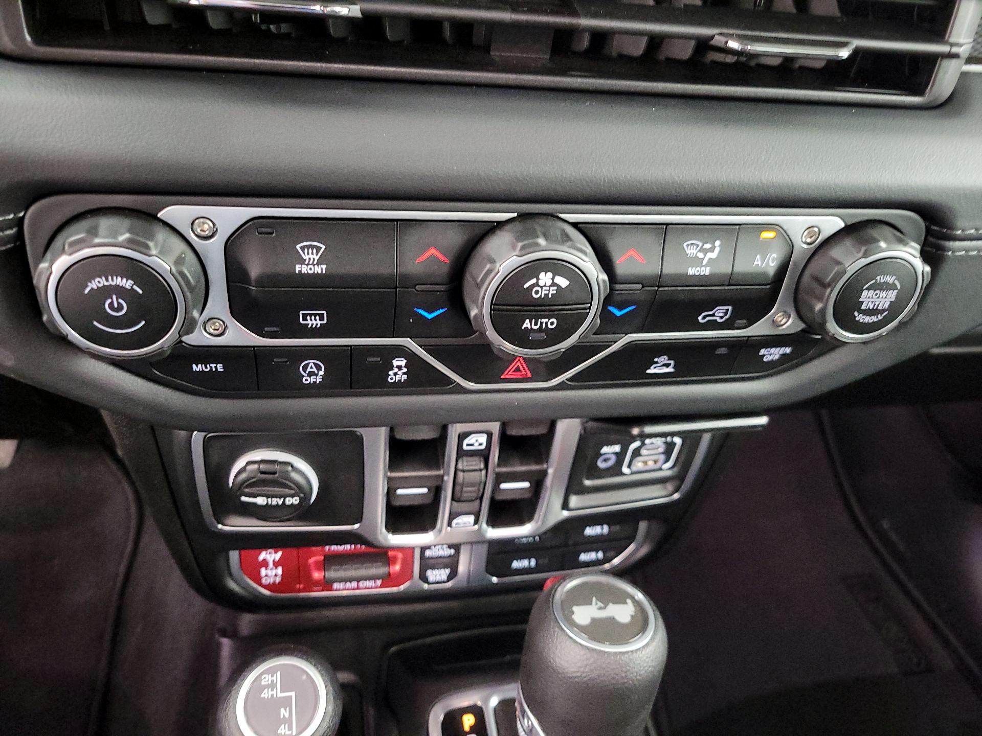 Thumbnail: 2025 Jeep Wrangler - 16