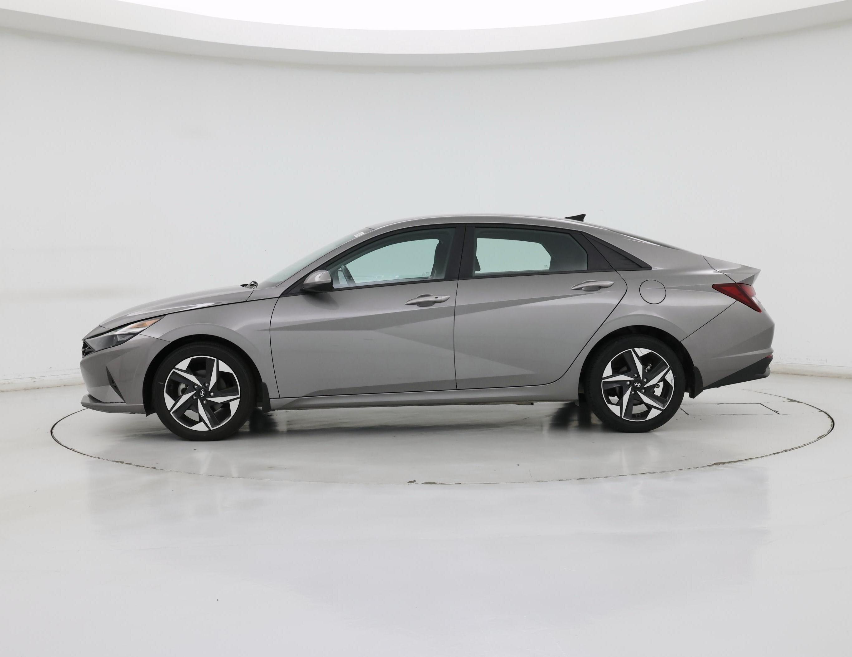 Thumbnail: 2023 Hyundai Elantra - 3