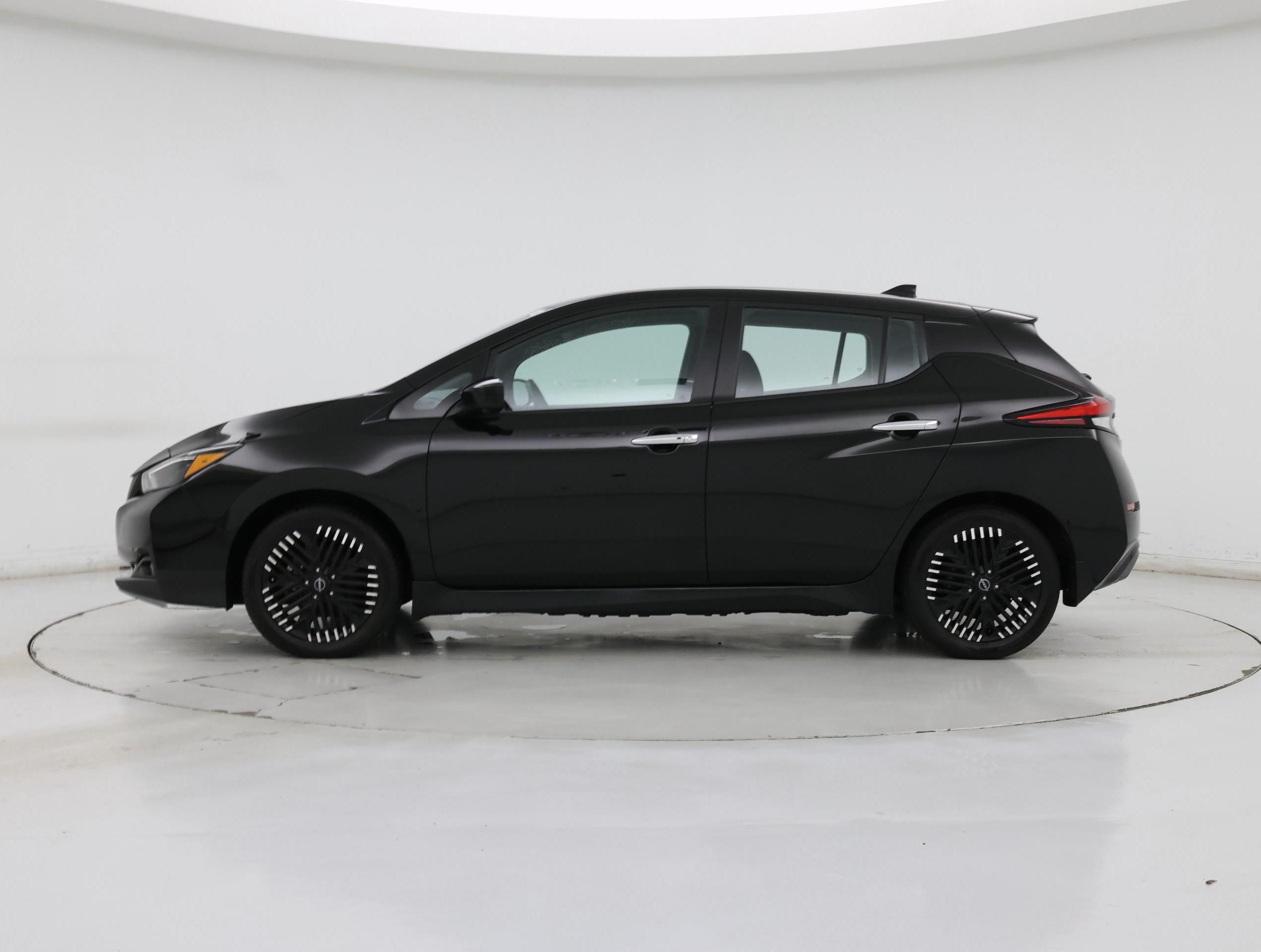 Thumbnail: 2023 Nissan Leaf - 3