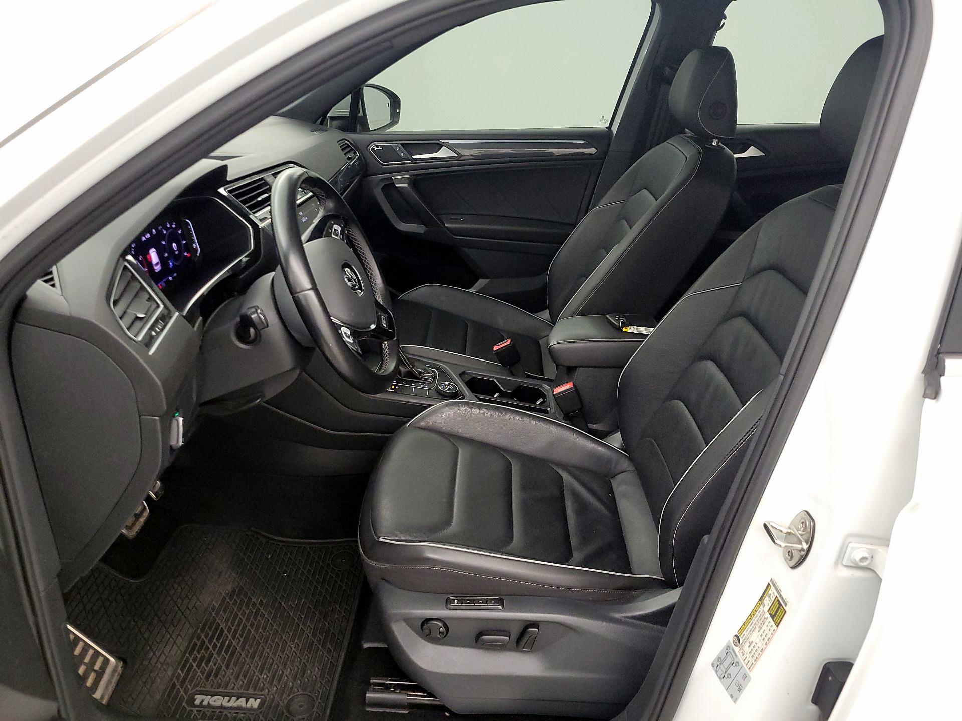 Thumbnail: 2021 Volkswagen Tiguan - 11