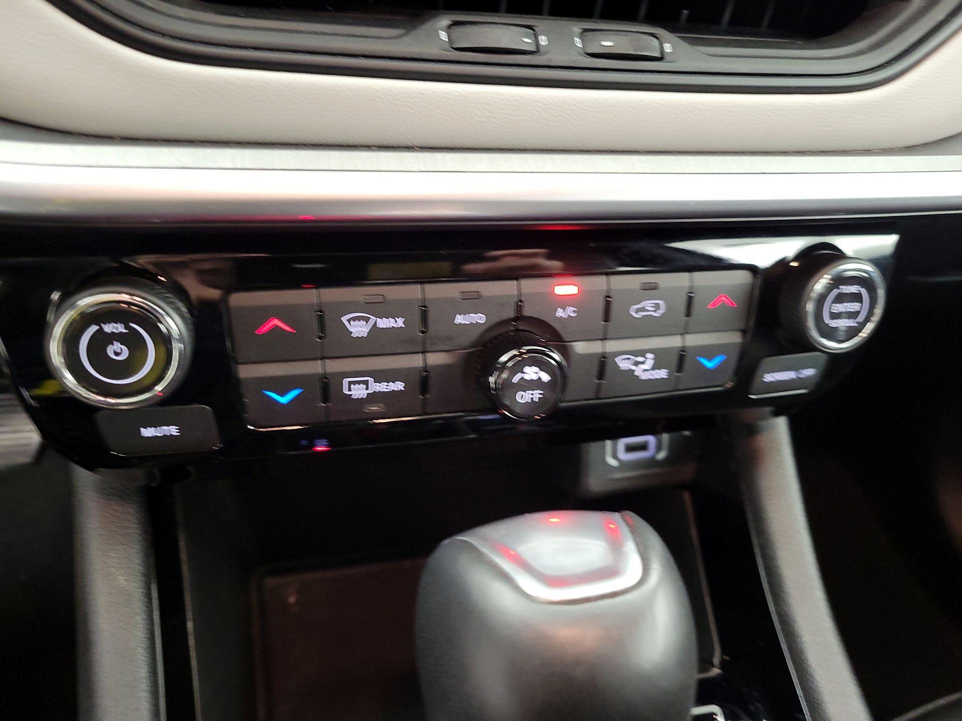 Thumbnail: 2025 Jeep Compass - 16