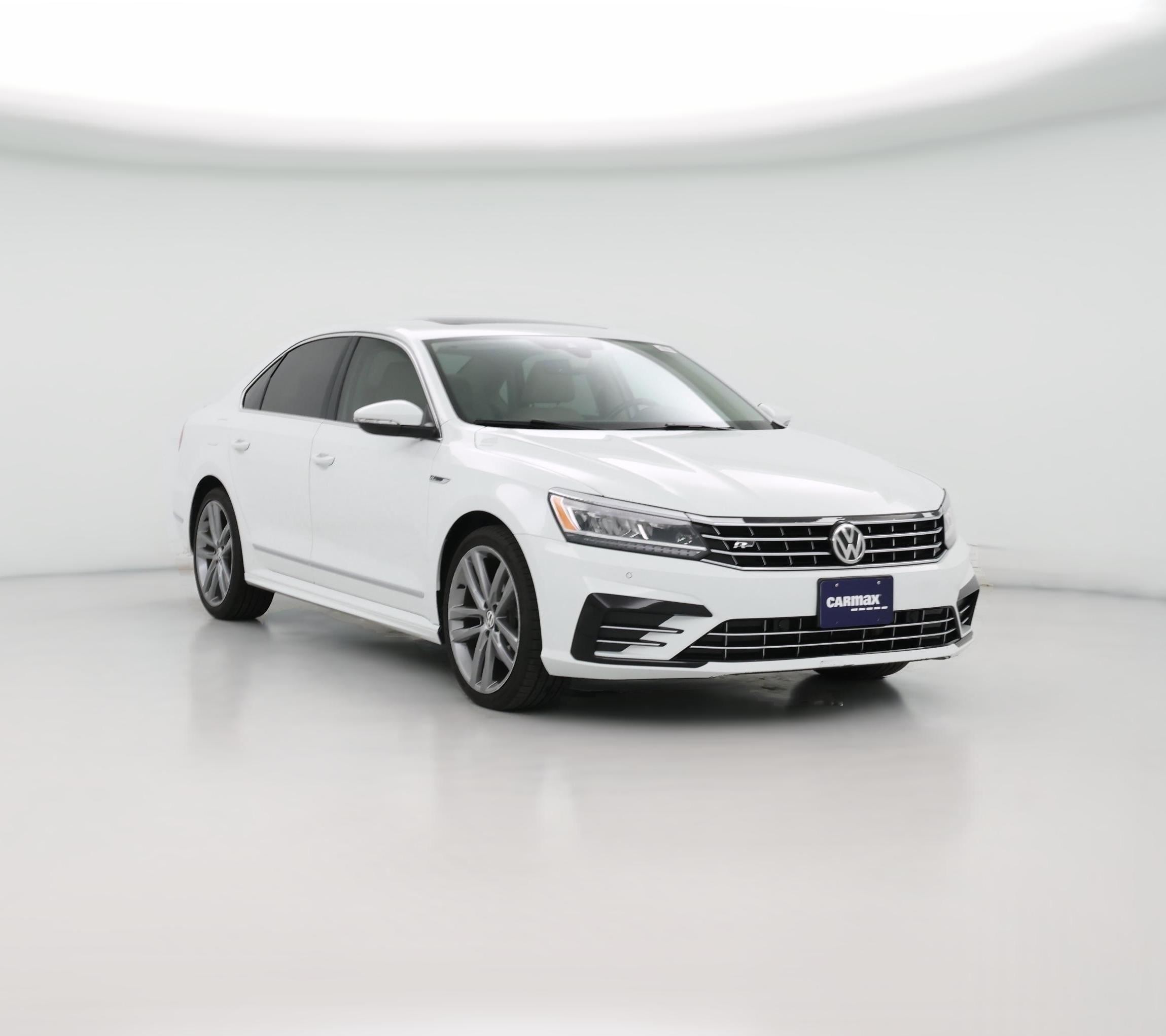 Thumbnail: 2019 Volkswagen Passat - 1