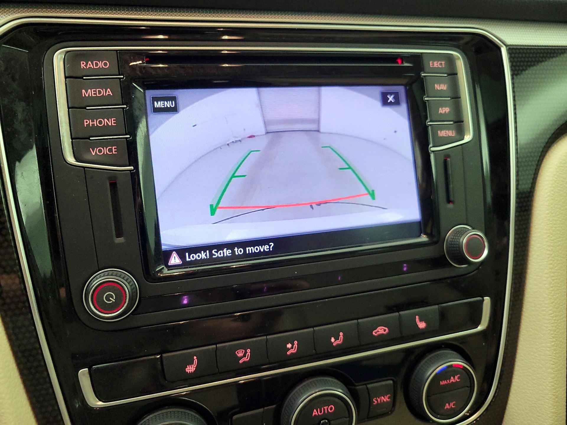 Thumbnail: 2019 Volkswagen Passat - 14