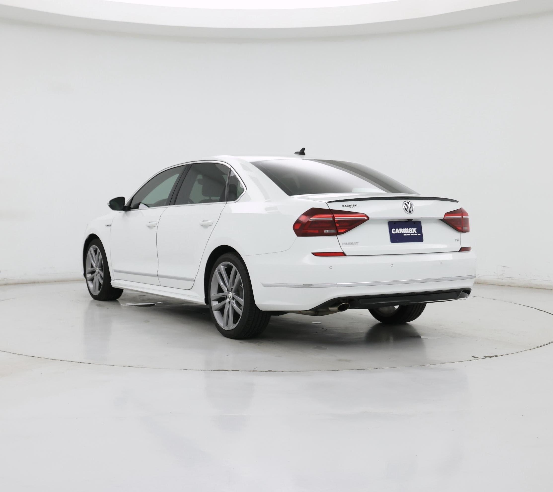 Thumbnail: 2019 Volkswagen Passat - 2