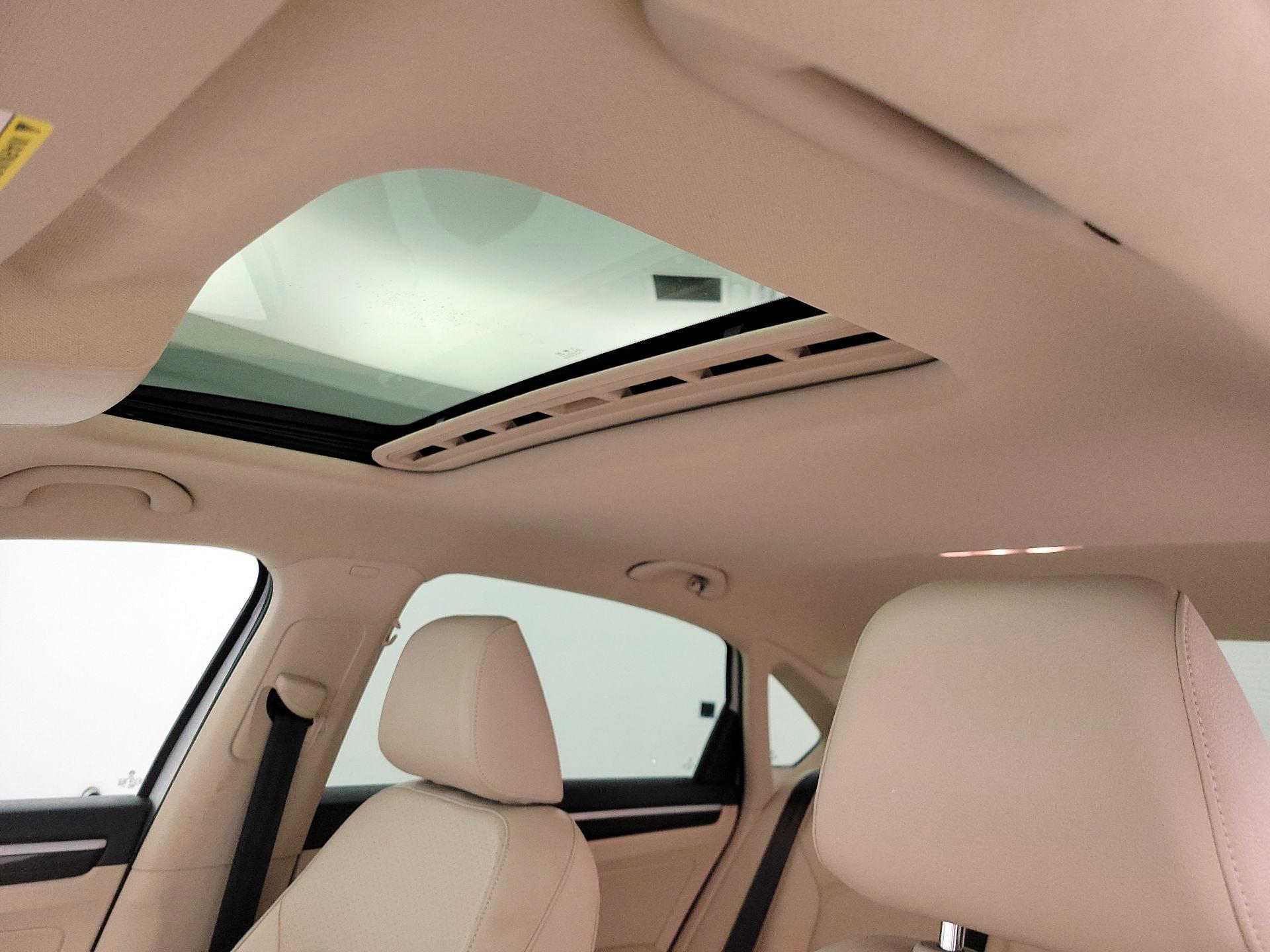 Thumbnail: 2019 Volkswagen Passat - 19