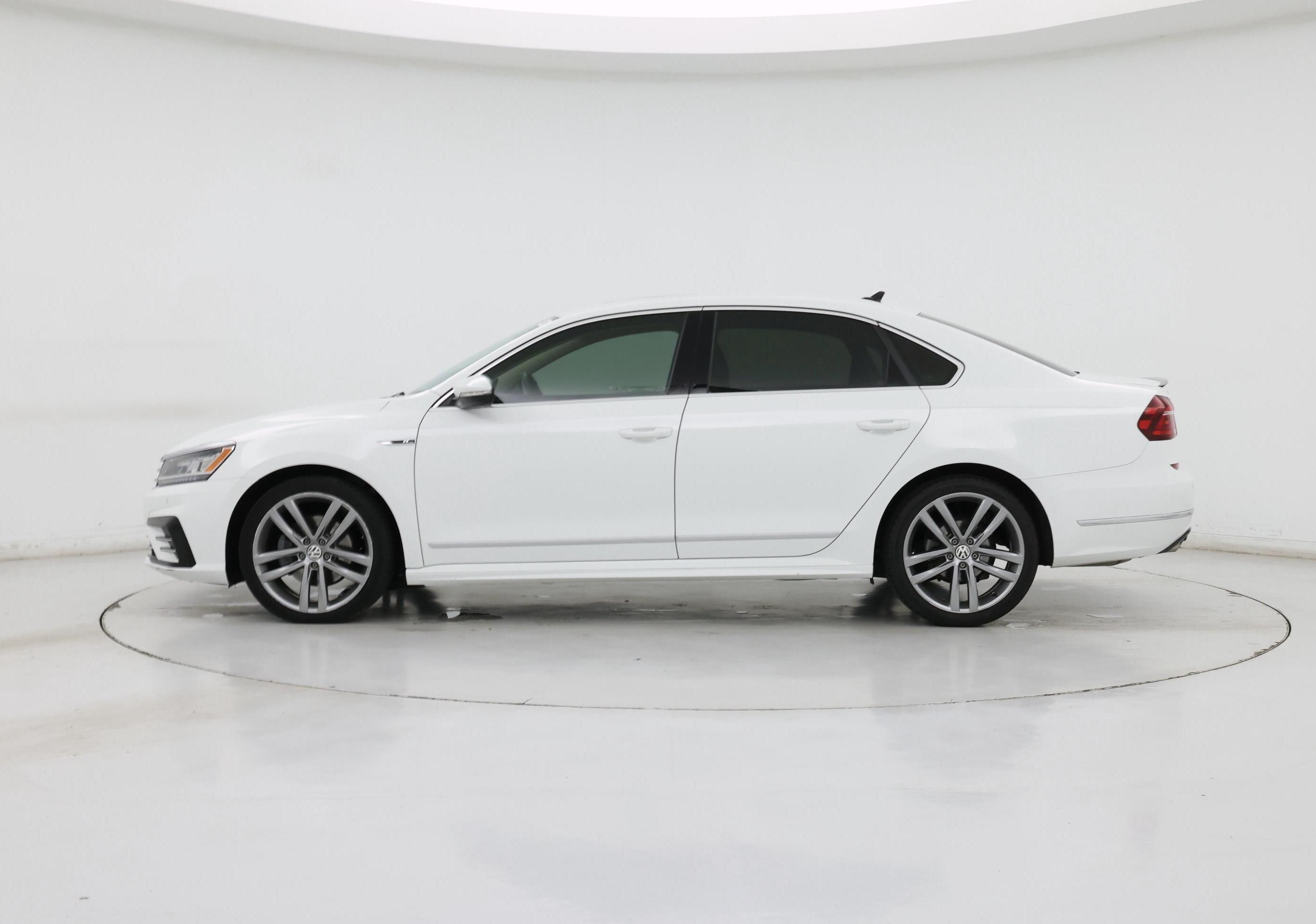 Thumbnail: 2019 Volkswagen Passat - 3