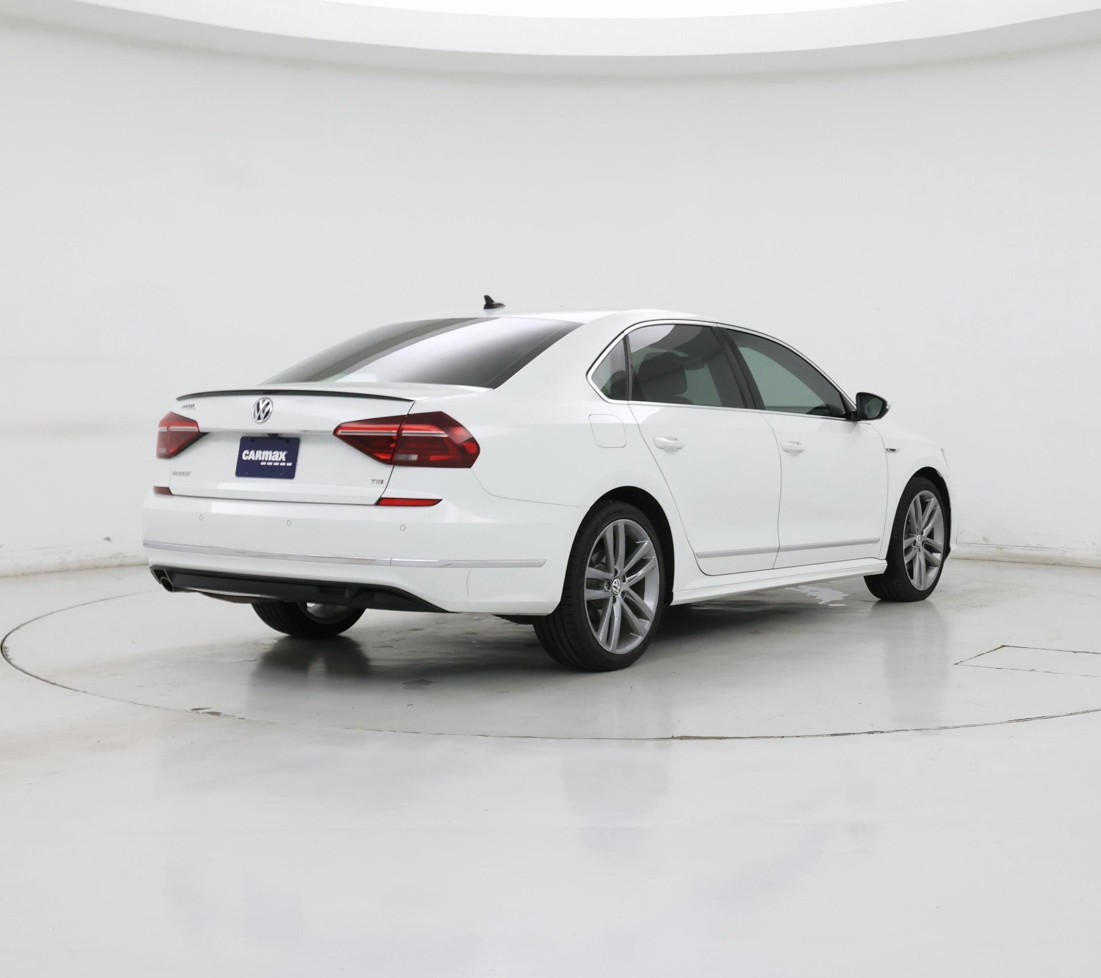 Thumbnail: 2019 Volkswagen Passat - 8