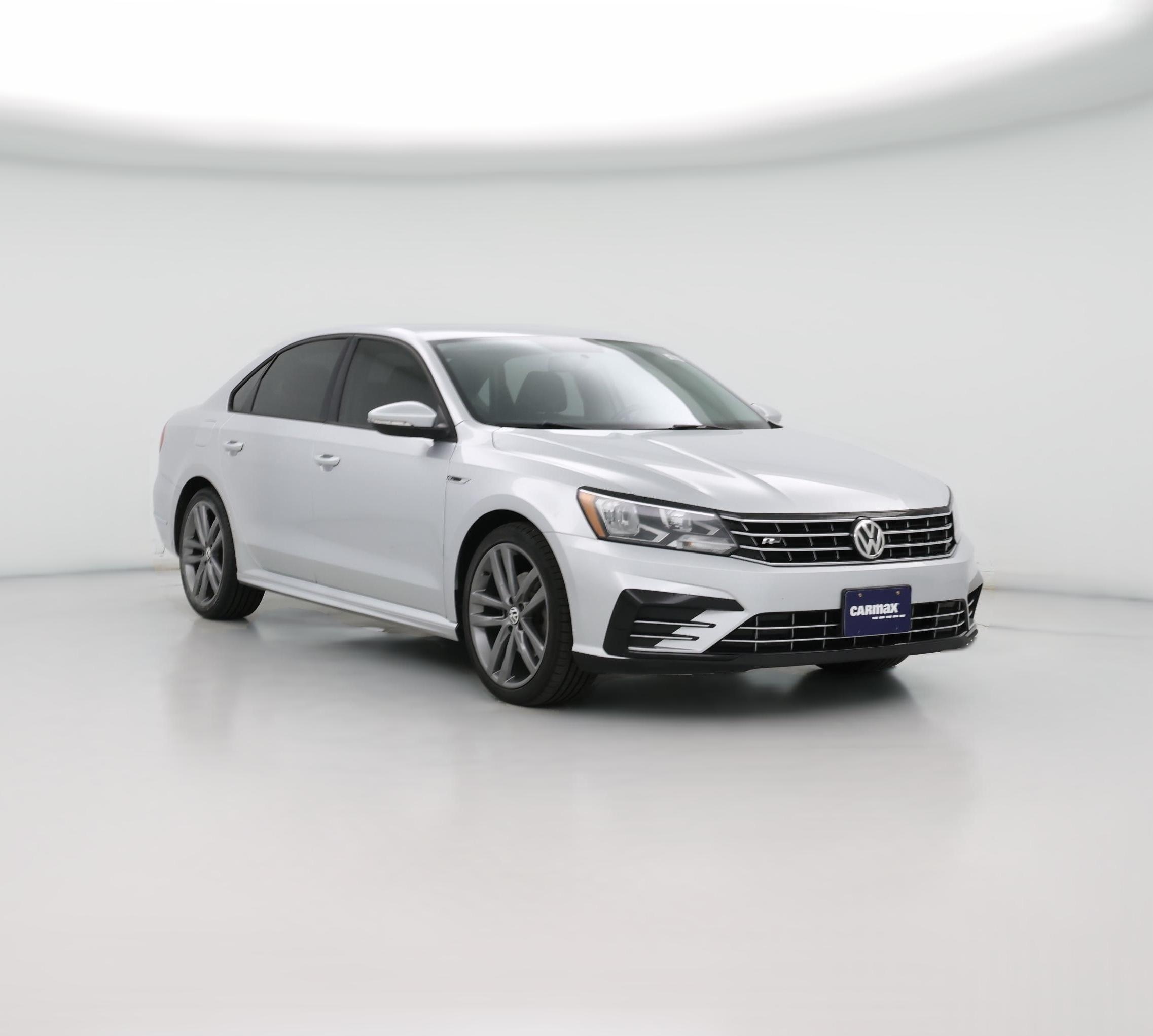 Thumbnail: 2018 Volkswagen Passat - 1