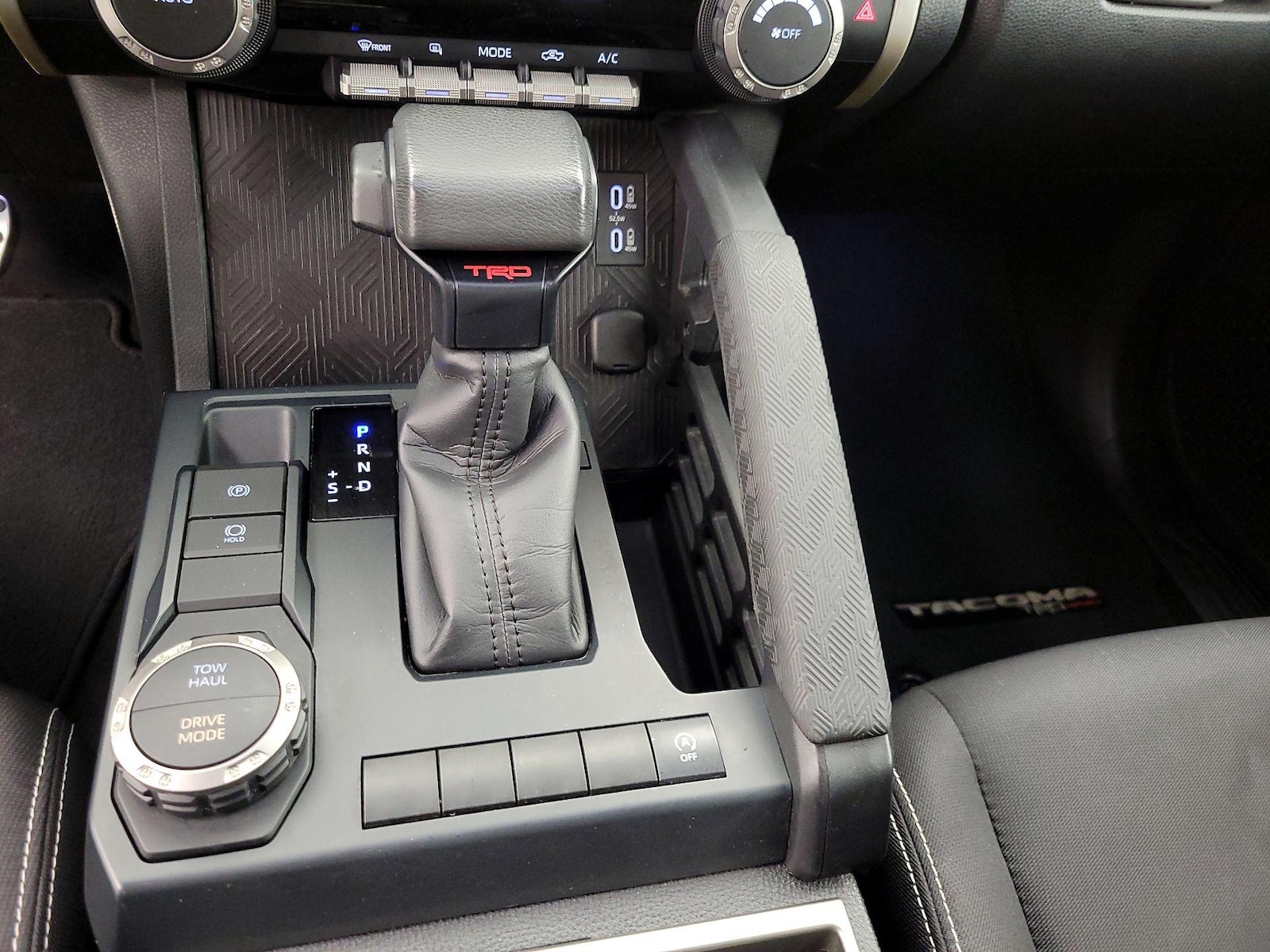 2024 Toyota Tacoma TRD Sport - Photo 18
