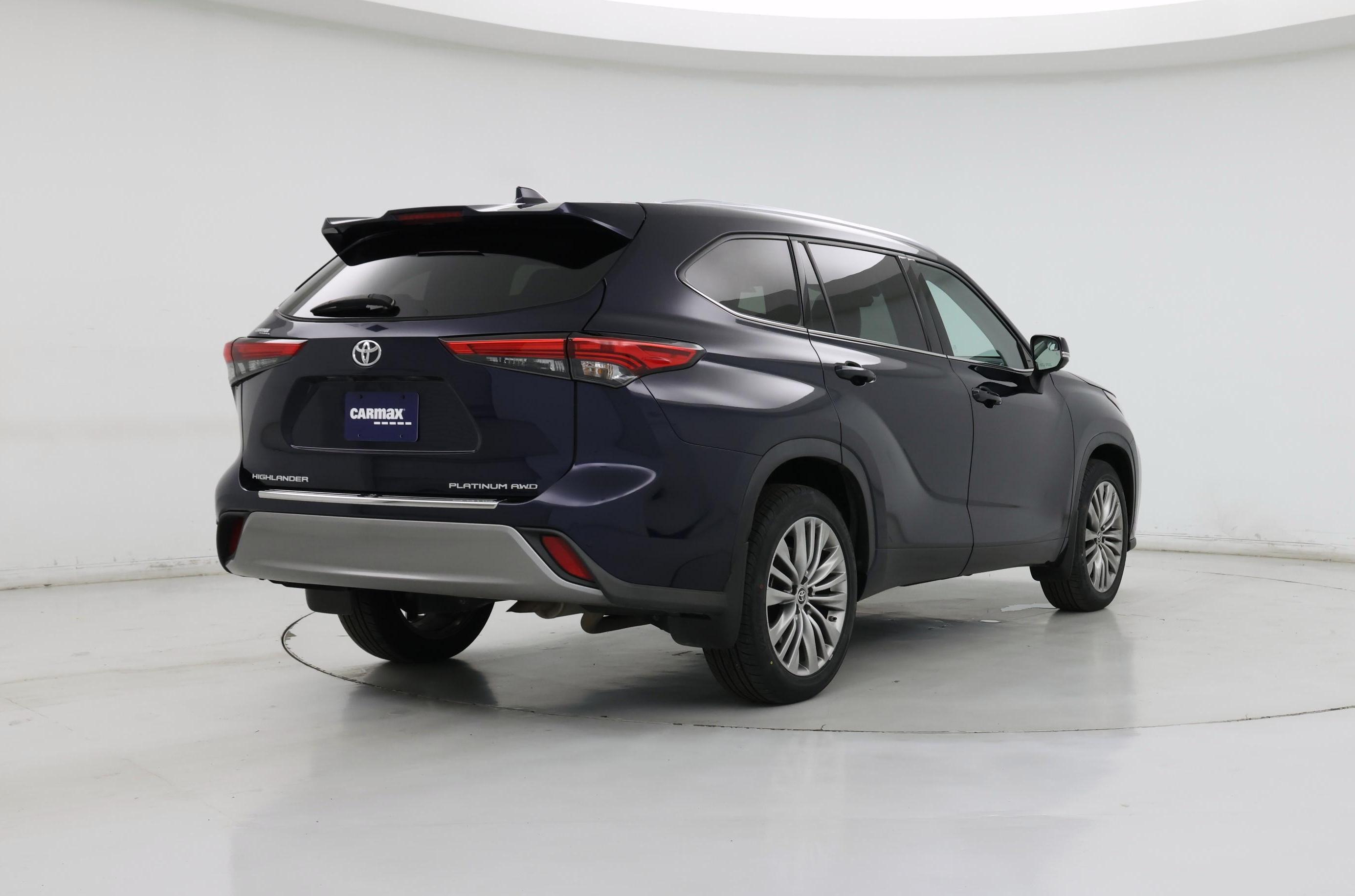 Thumbnail: 2022 Toyota Highlander - 8