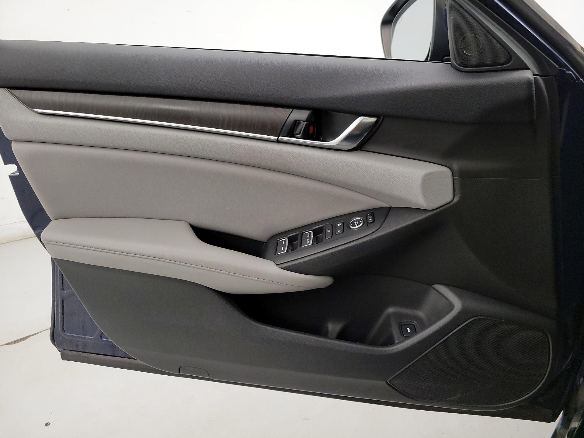 Thumbnail: 2019 Honda Accord - 12