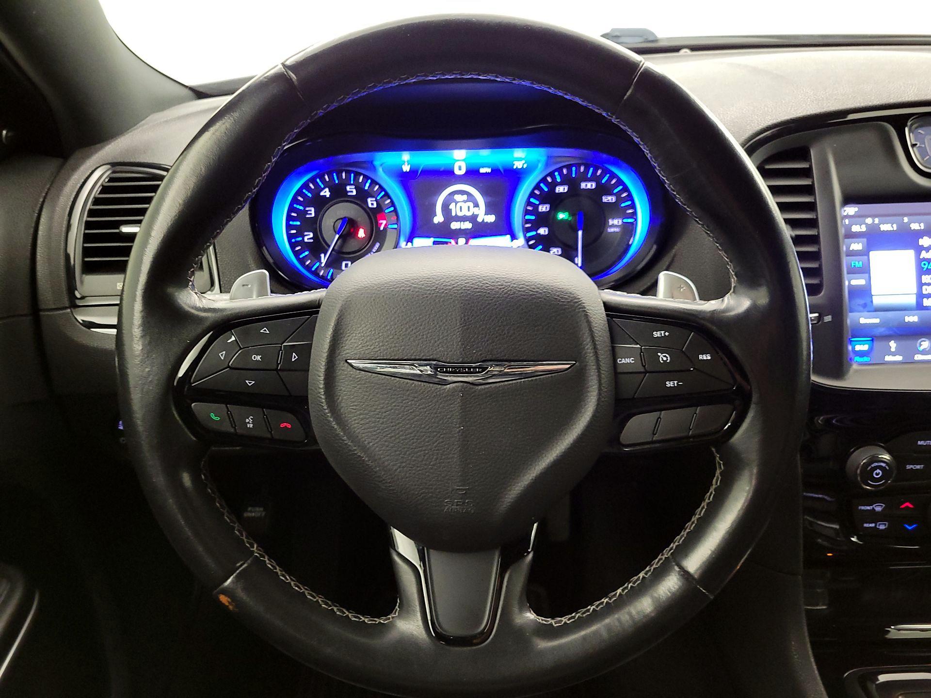 Thumbnail: 2019 Chrysler 300 - 10