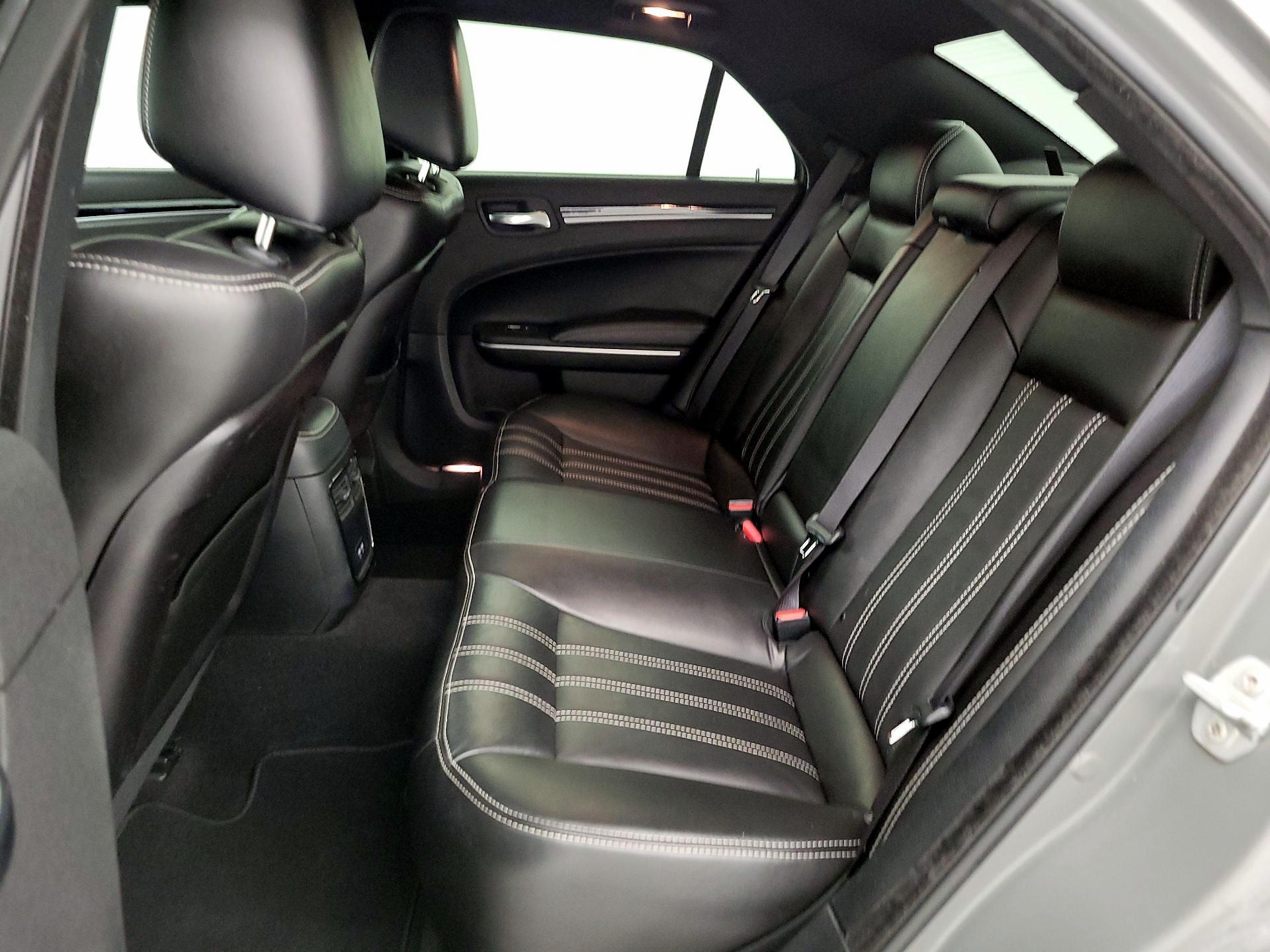 Thumbnail: 2019 Chrysler 300 - 19