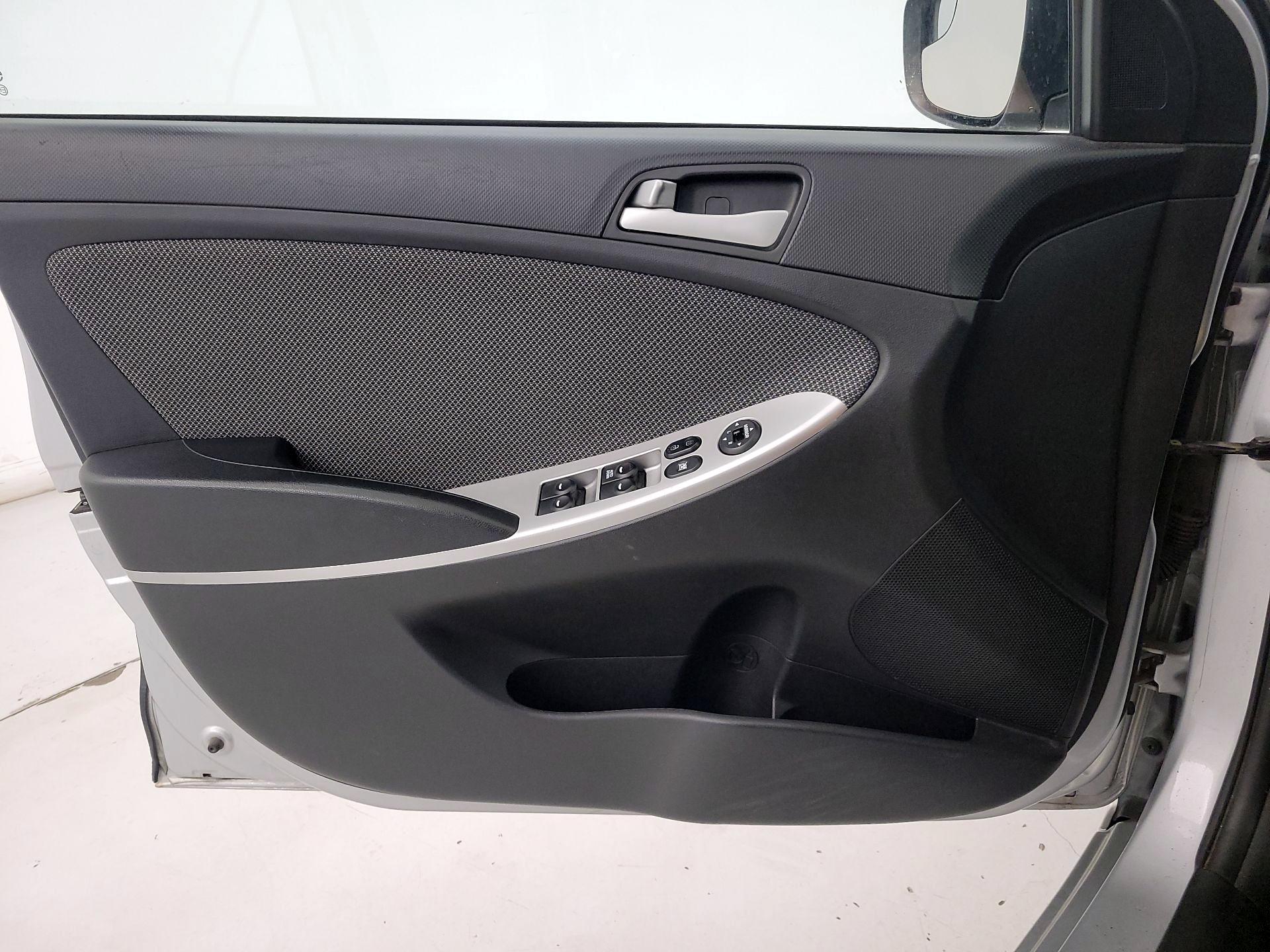 Thumbnail: 2014 Hyundai Accent - 12