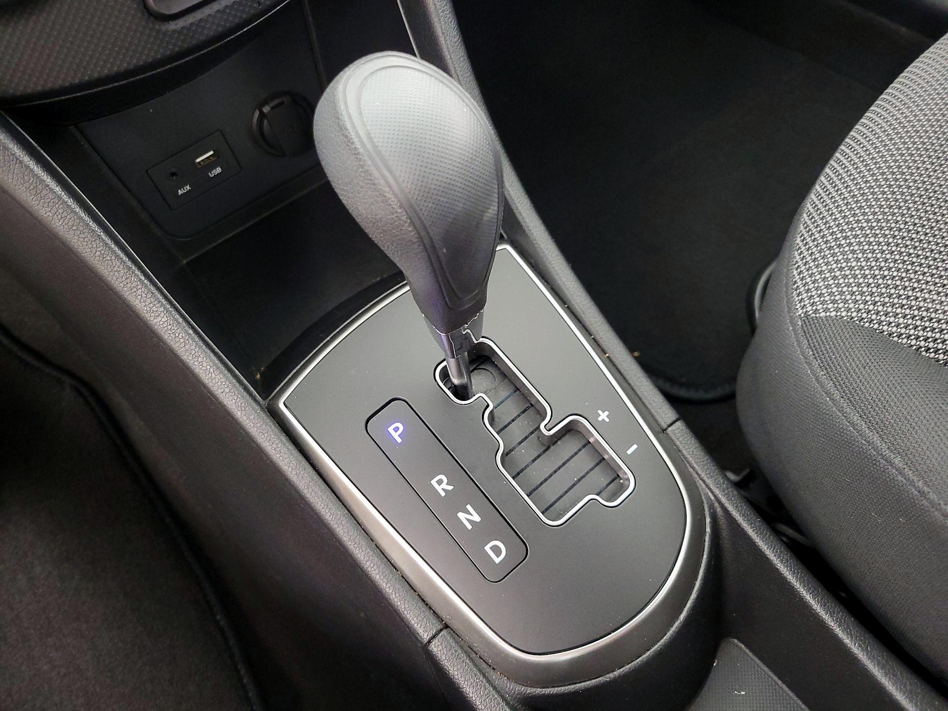 Thumbnail: 2014 Hyundai Accent - 16