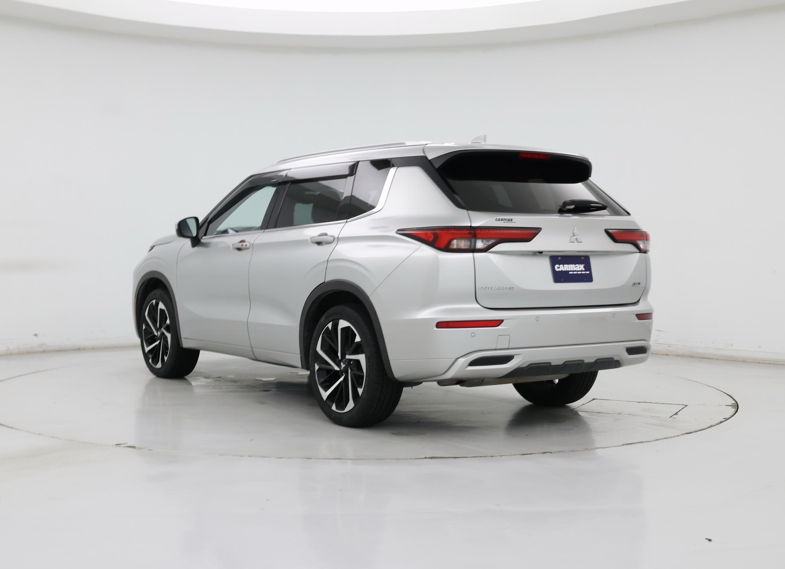 Thumbnail: 2022 Mitsubishi Outlander - 2