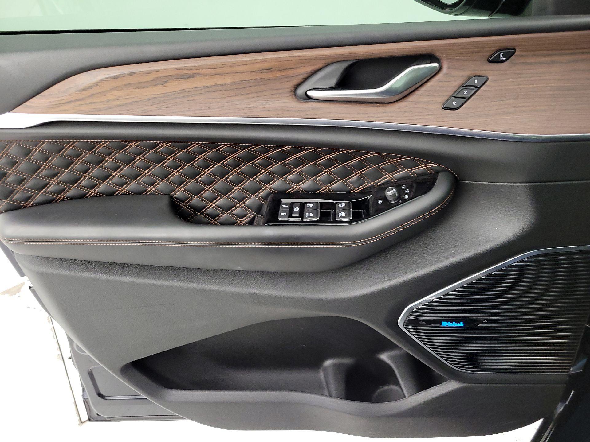 Thumbnail: 2022 Jeep Grand Cherokee - 12